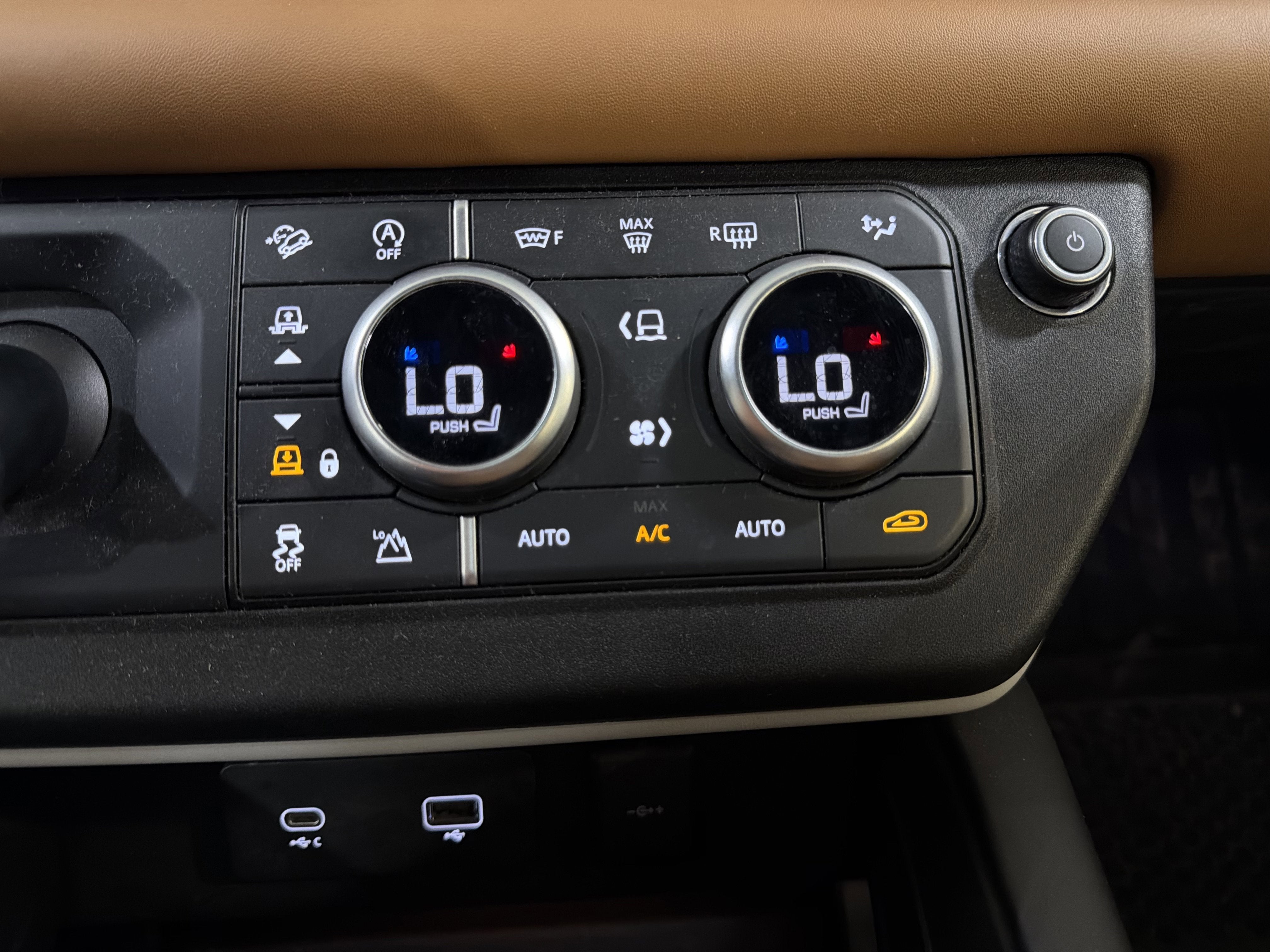 2023 Land Rover Defender X-Dynamic SE