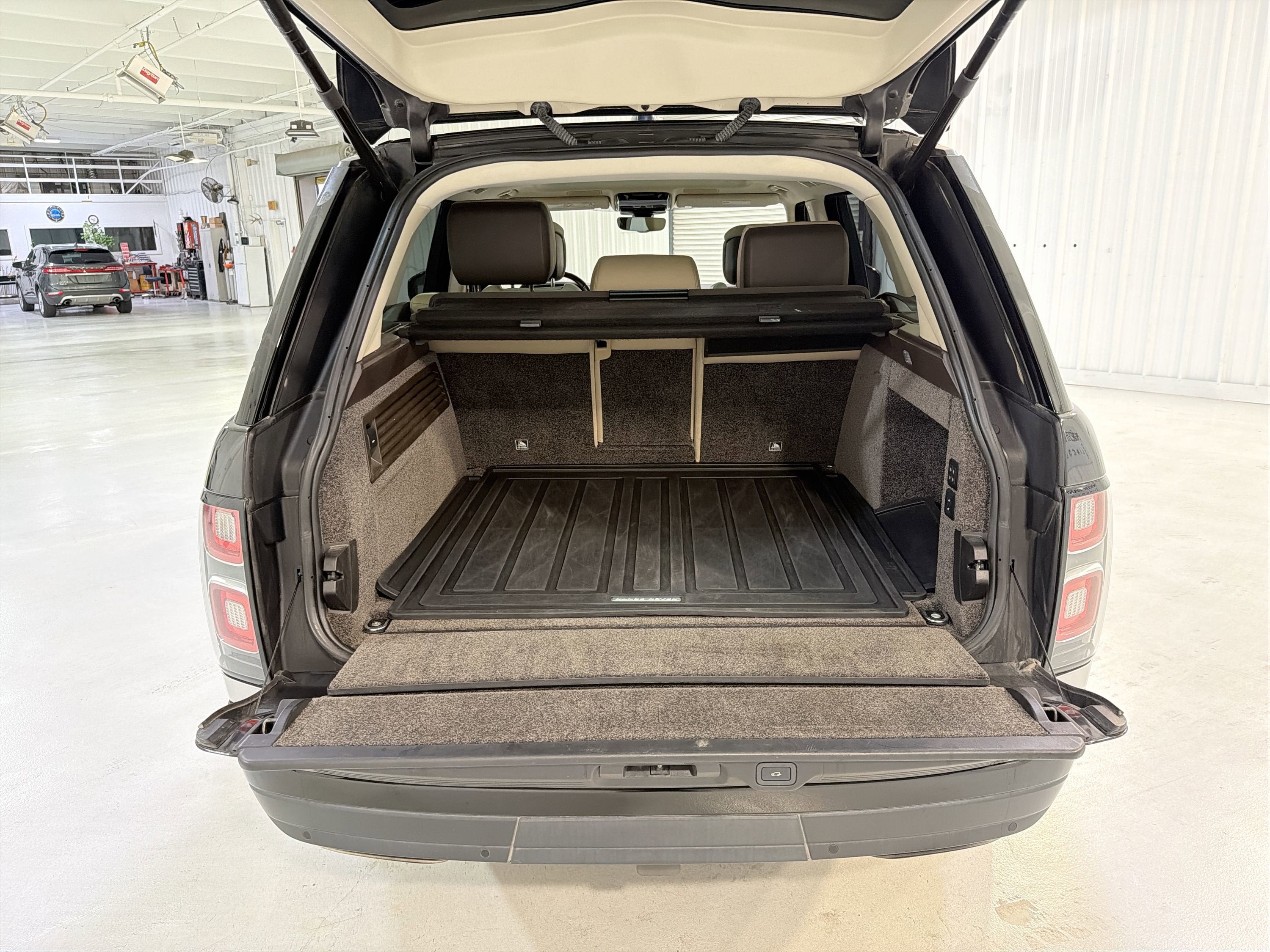 2022 Land Rover Range Rover Westminster