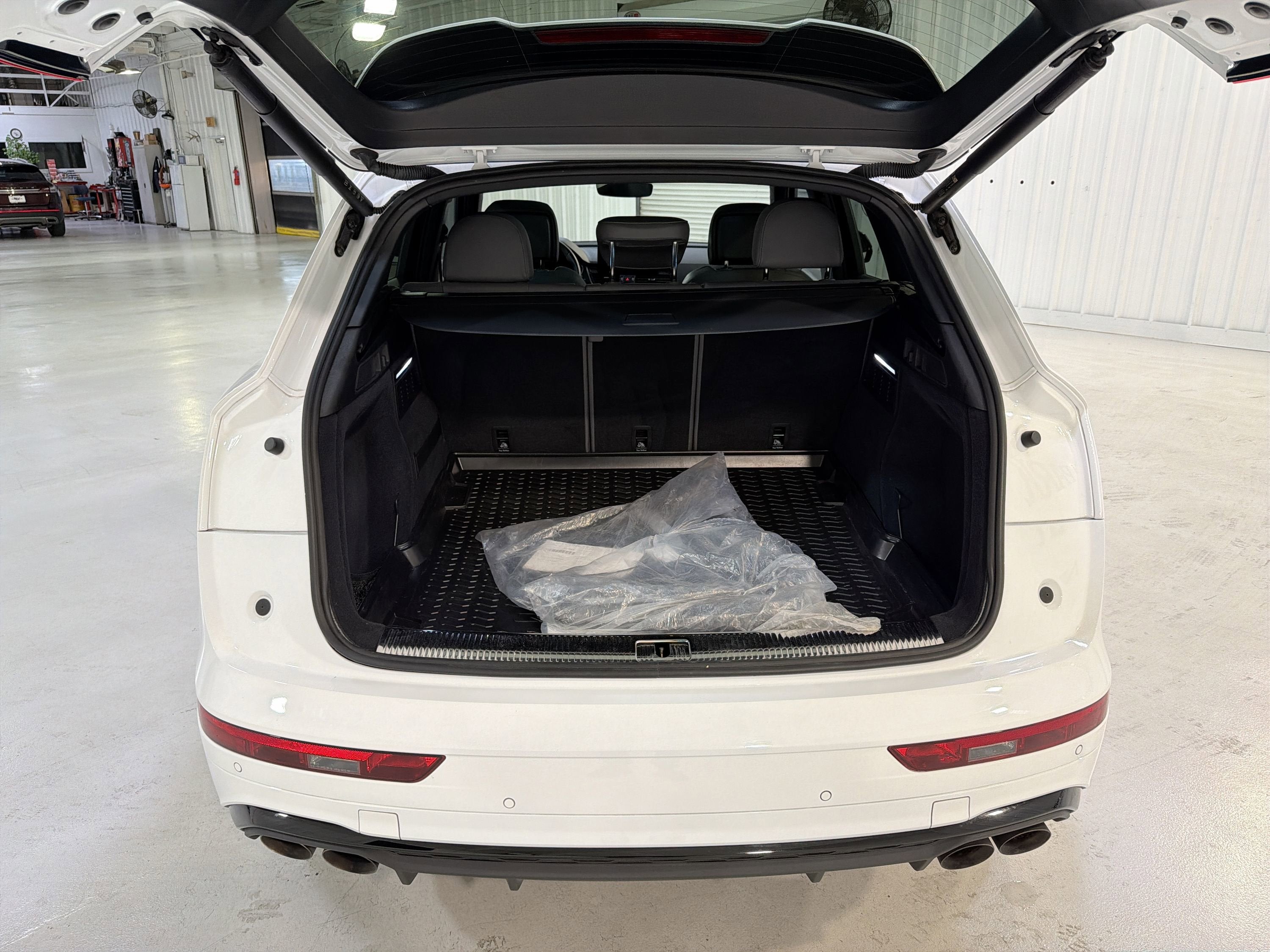 2023 Audi SQ5 Premium Plus