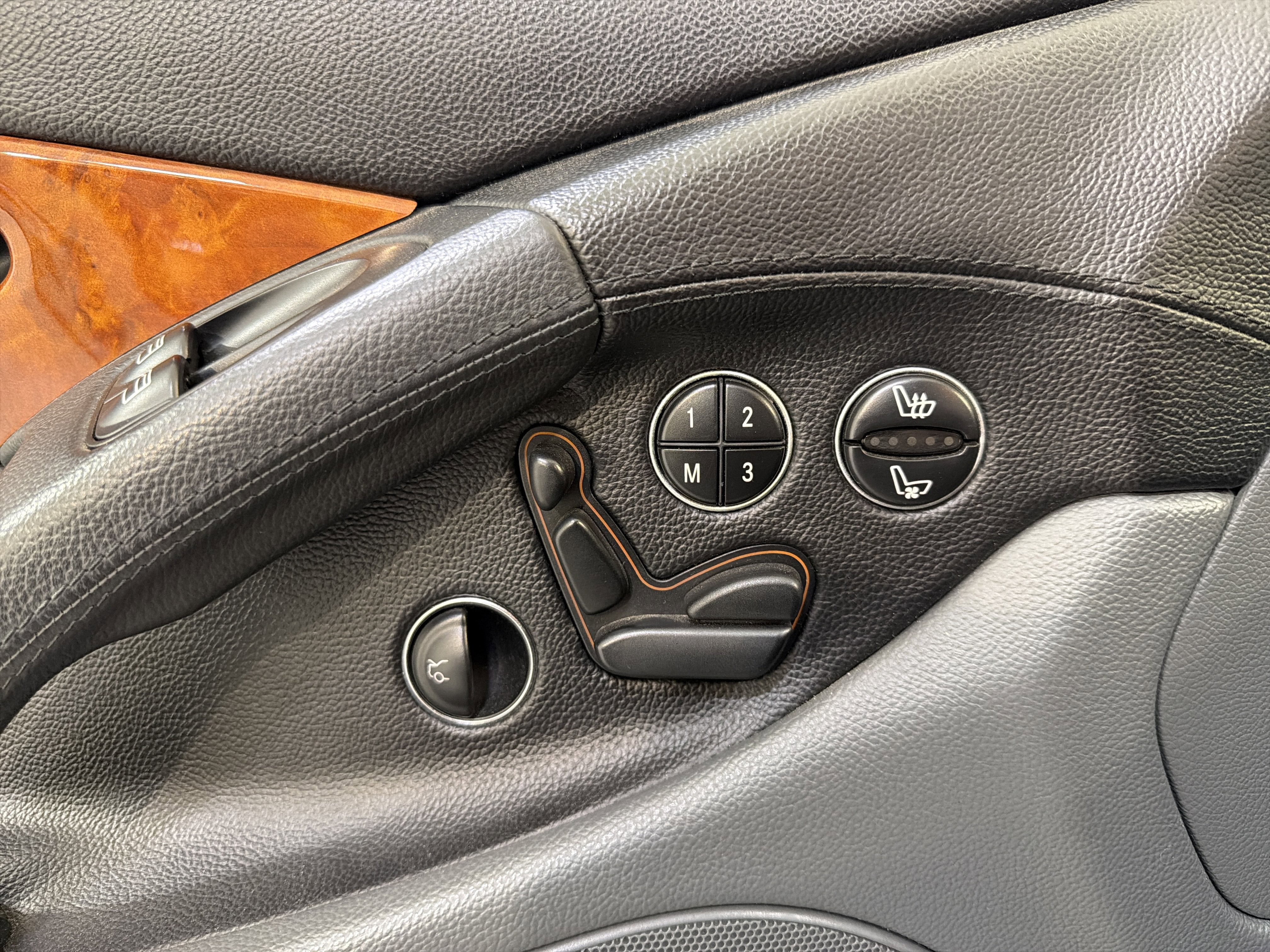 2005 Mercedes-Benz SL-Class 5.0L