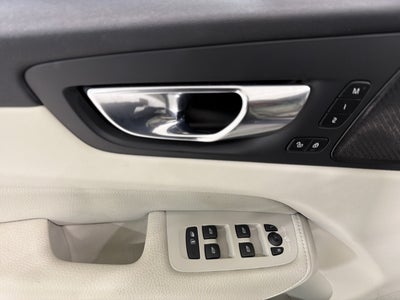 2021 Volvo XC60 Momentum