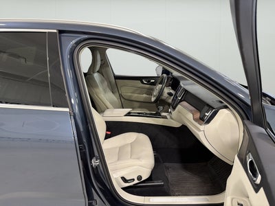 2021 Volvo XC60 Momentum