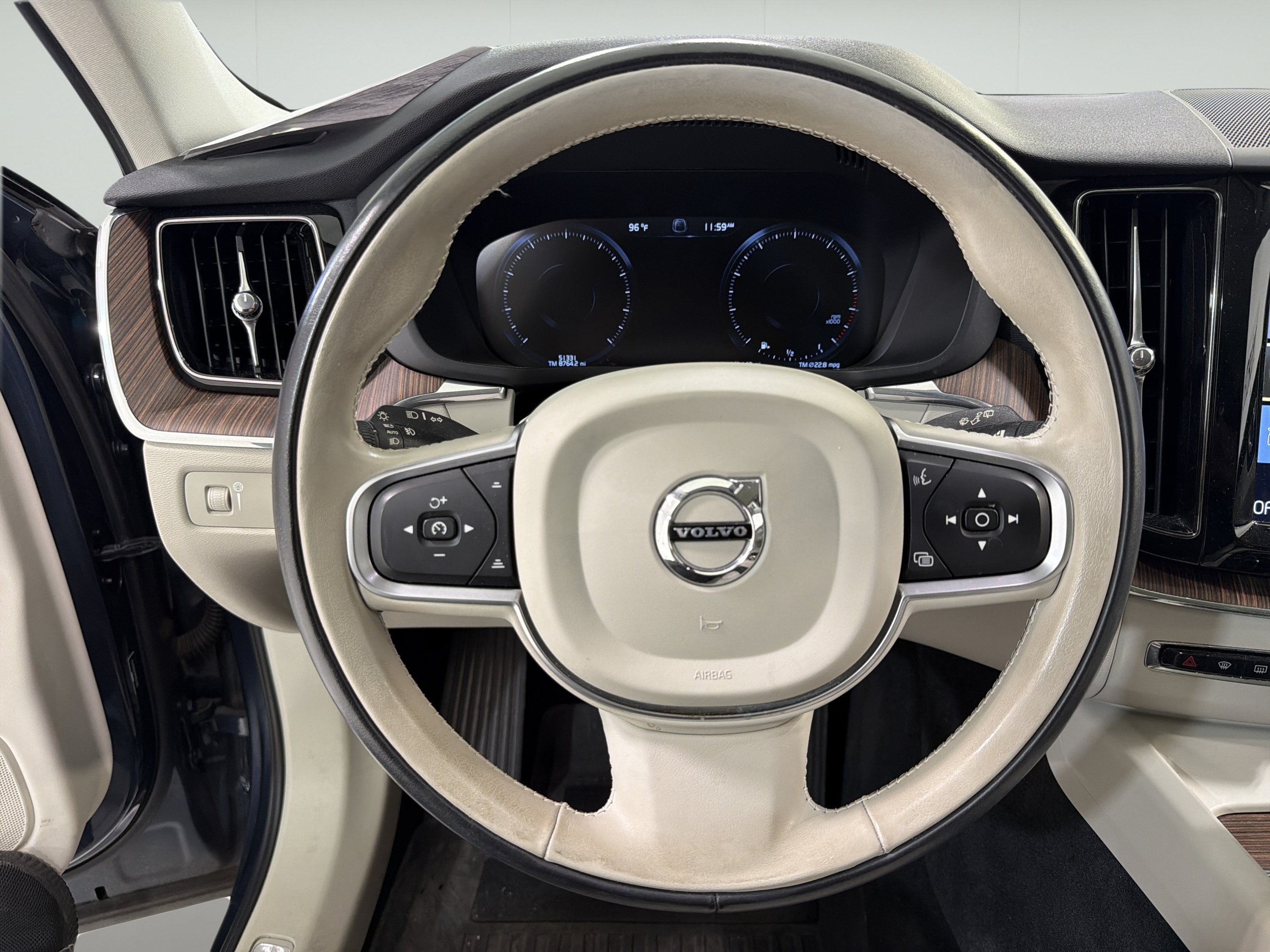 2021 Volvo XC60 Momentum