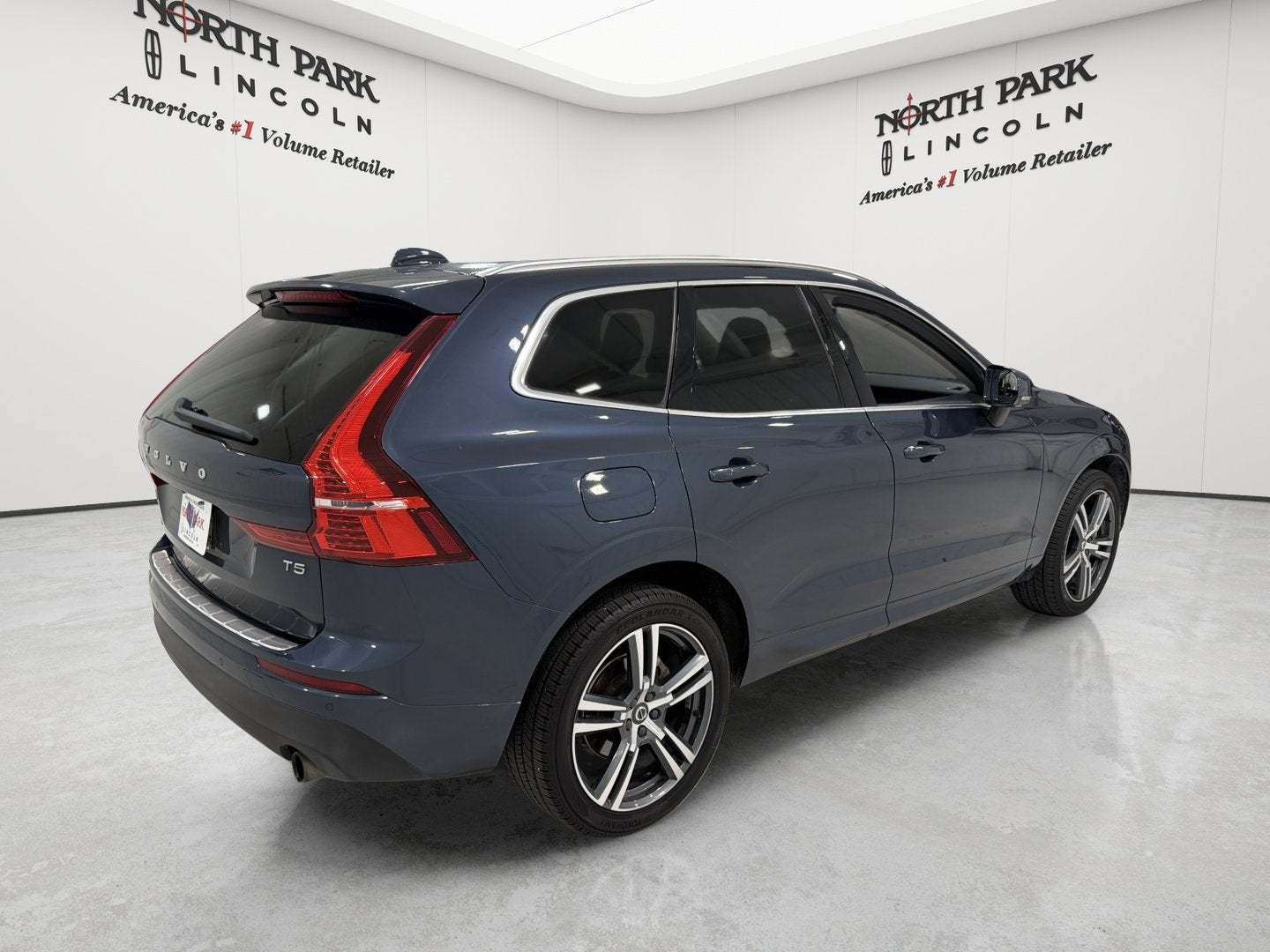 2021 Volvo XC60 Momentum