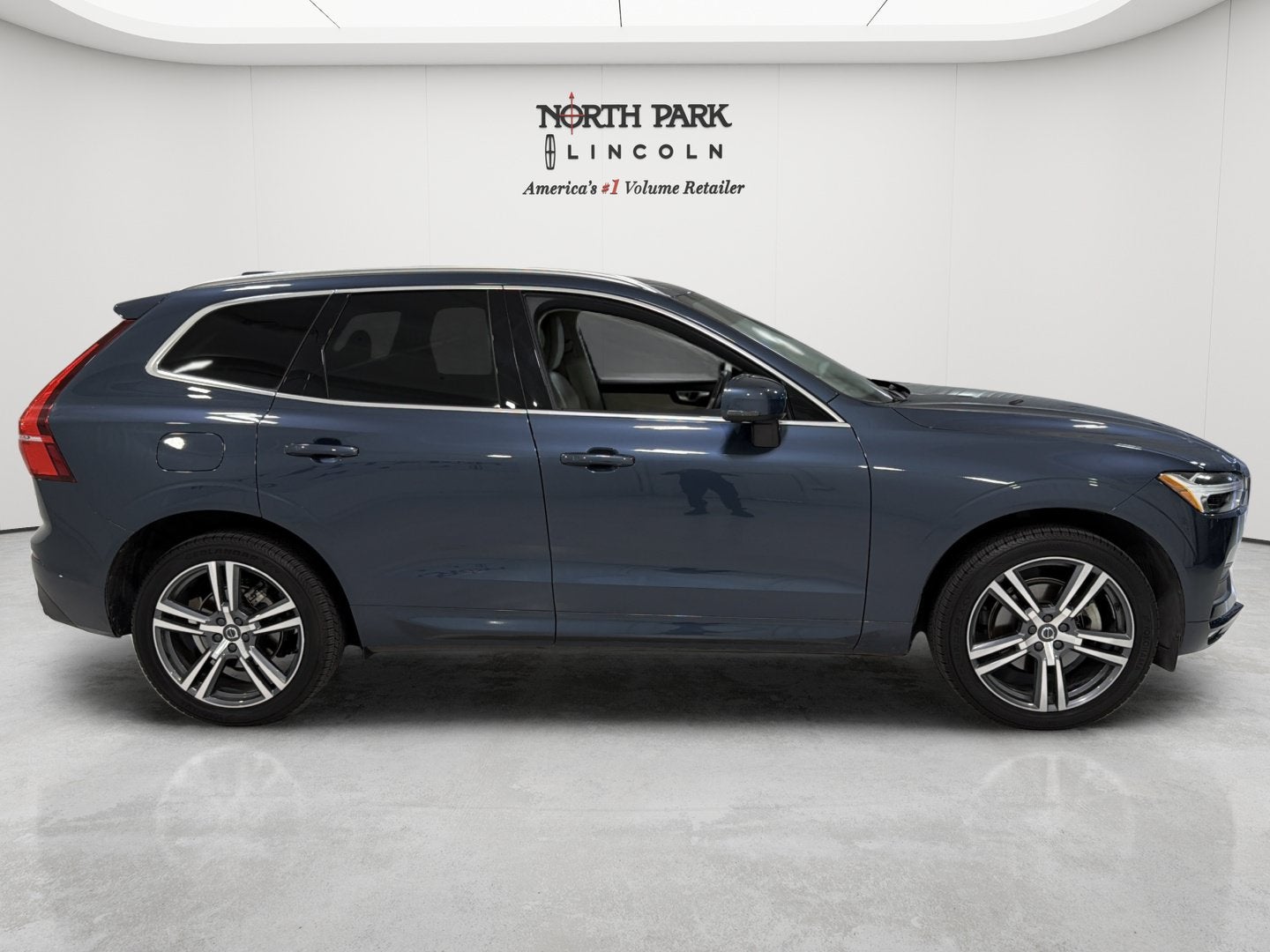 2021 Volvo XC60 Momentum