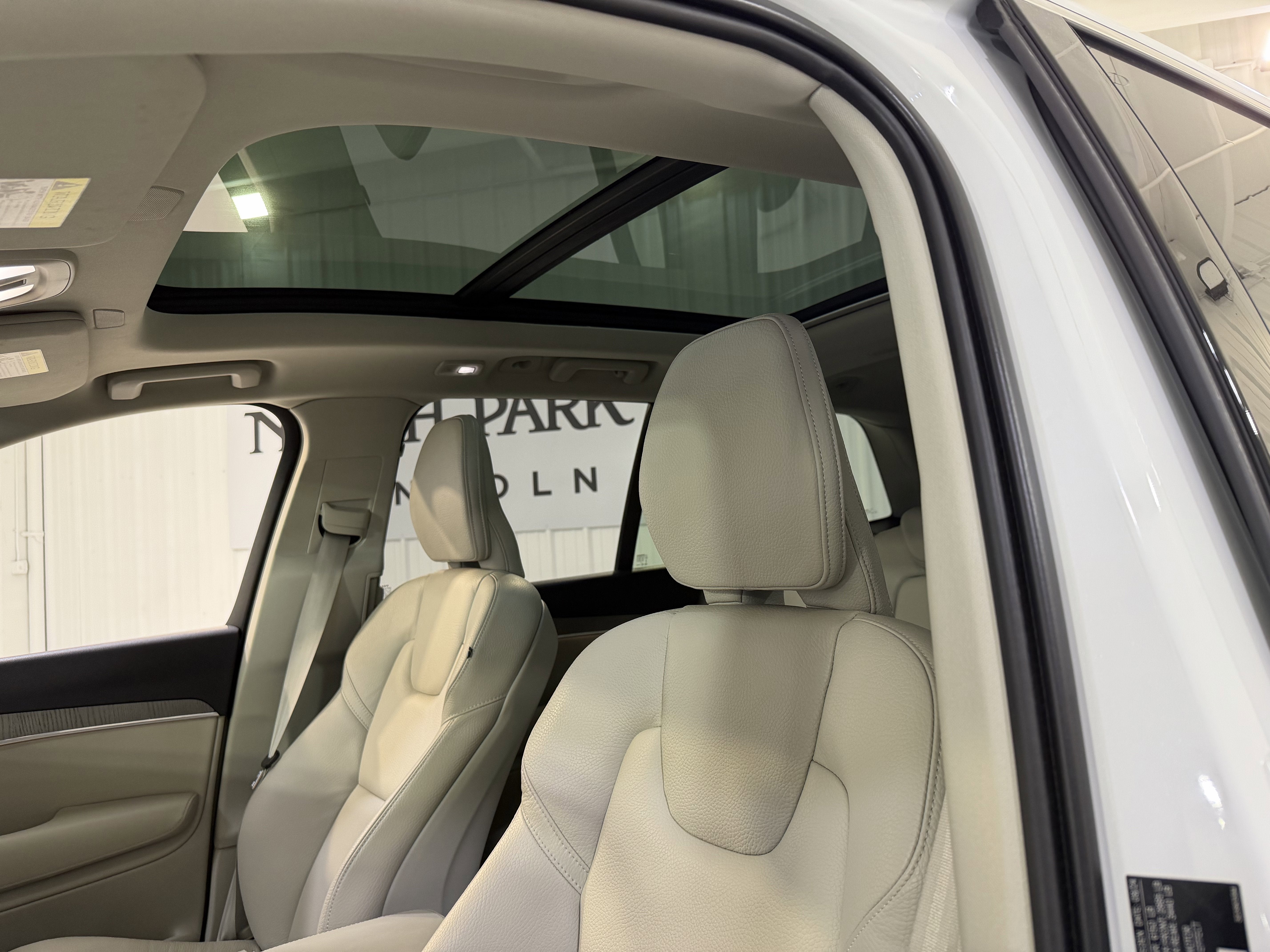 2025 Volvo XC90 Plus