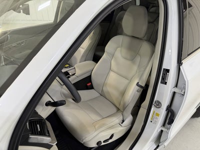 2025 Volvo XC90 Plus