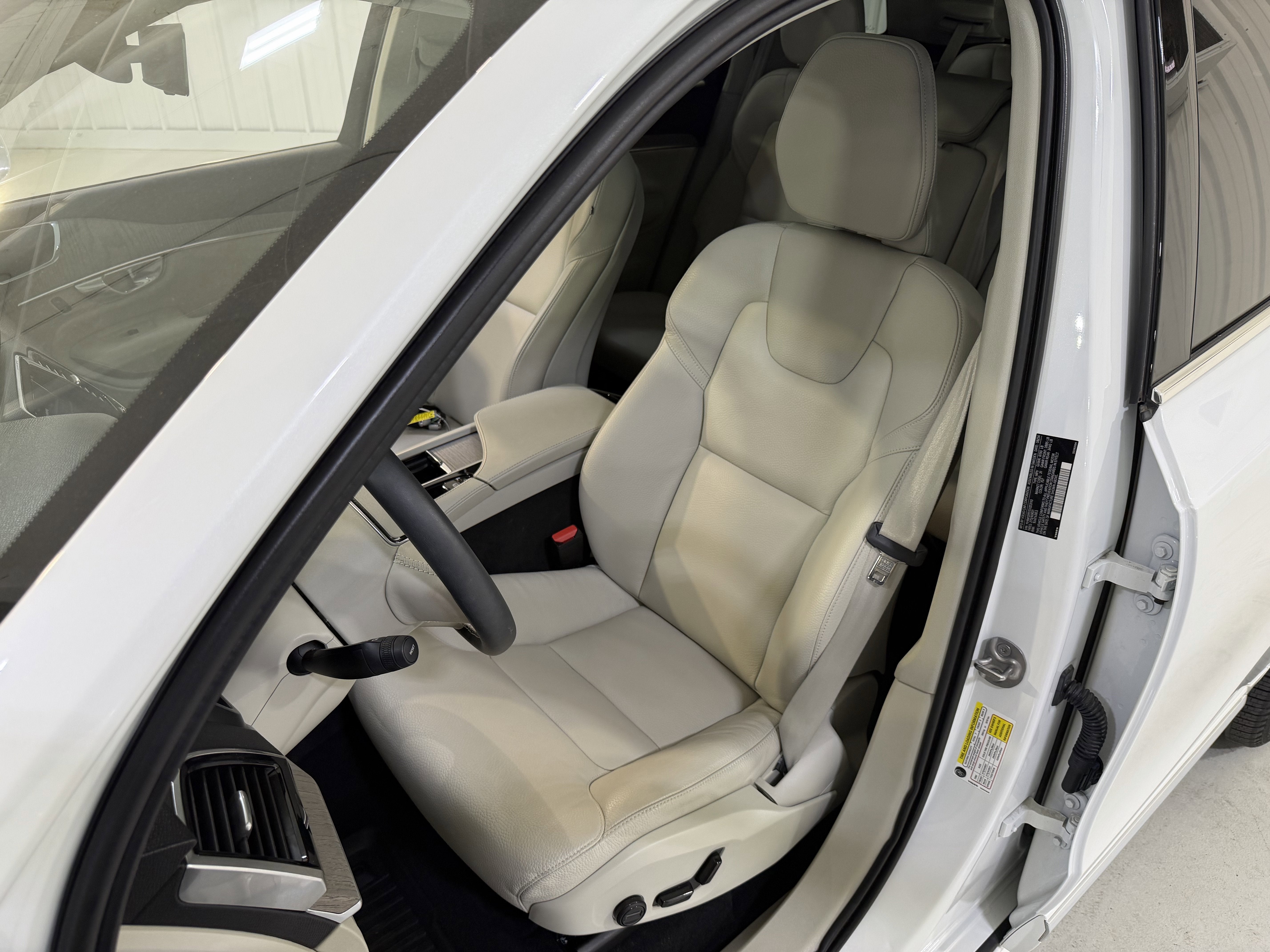 2025 Volvo XC90 Plus