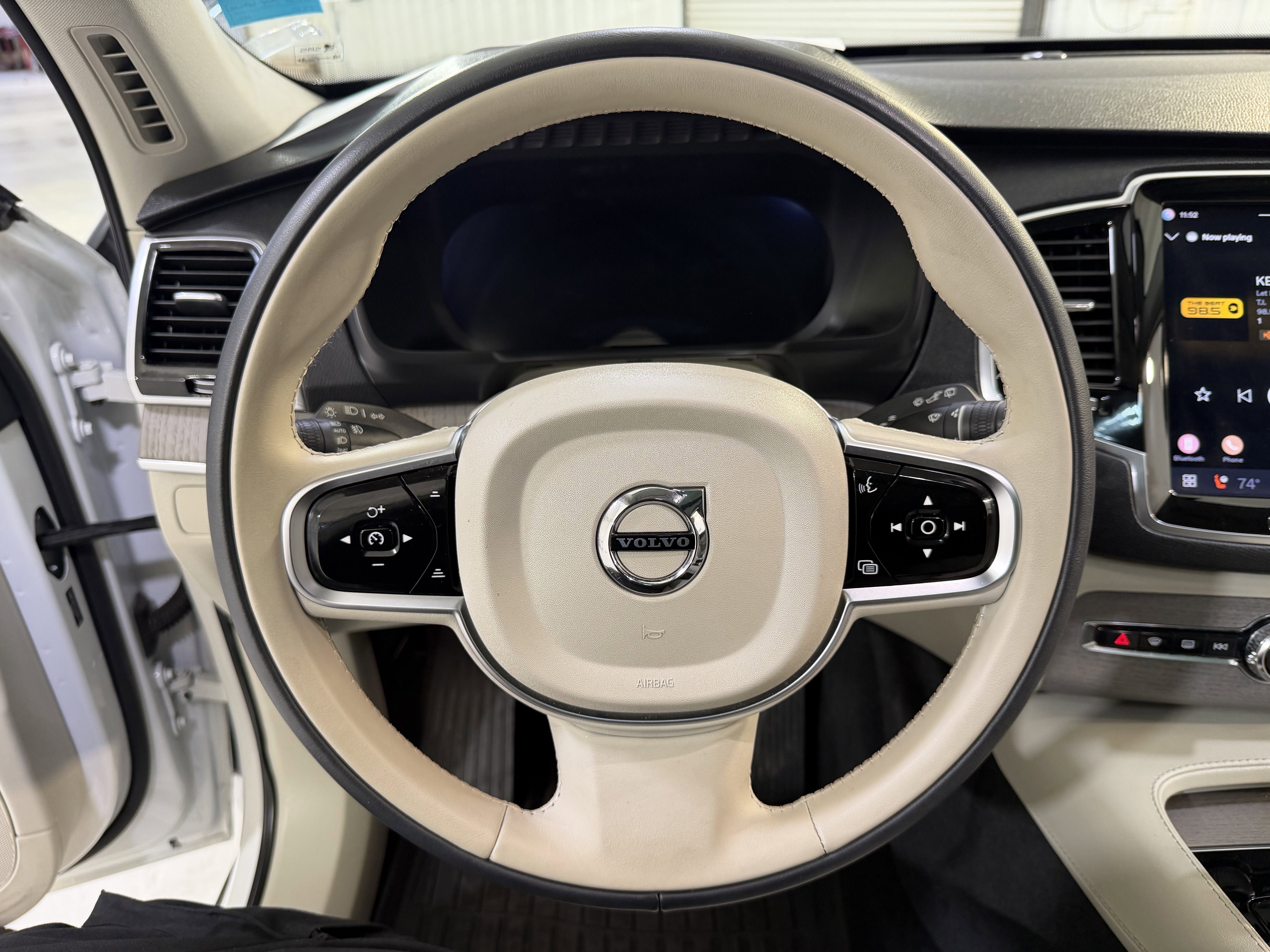 2025 Volvo XC90 Plus