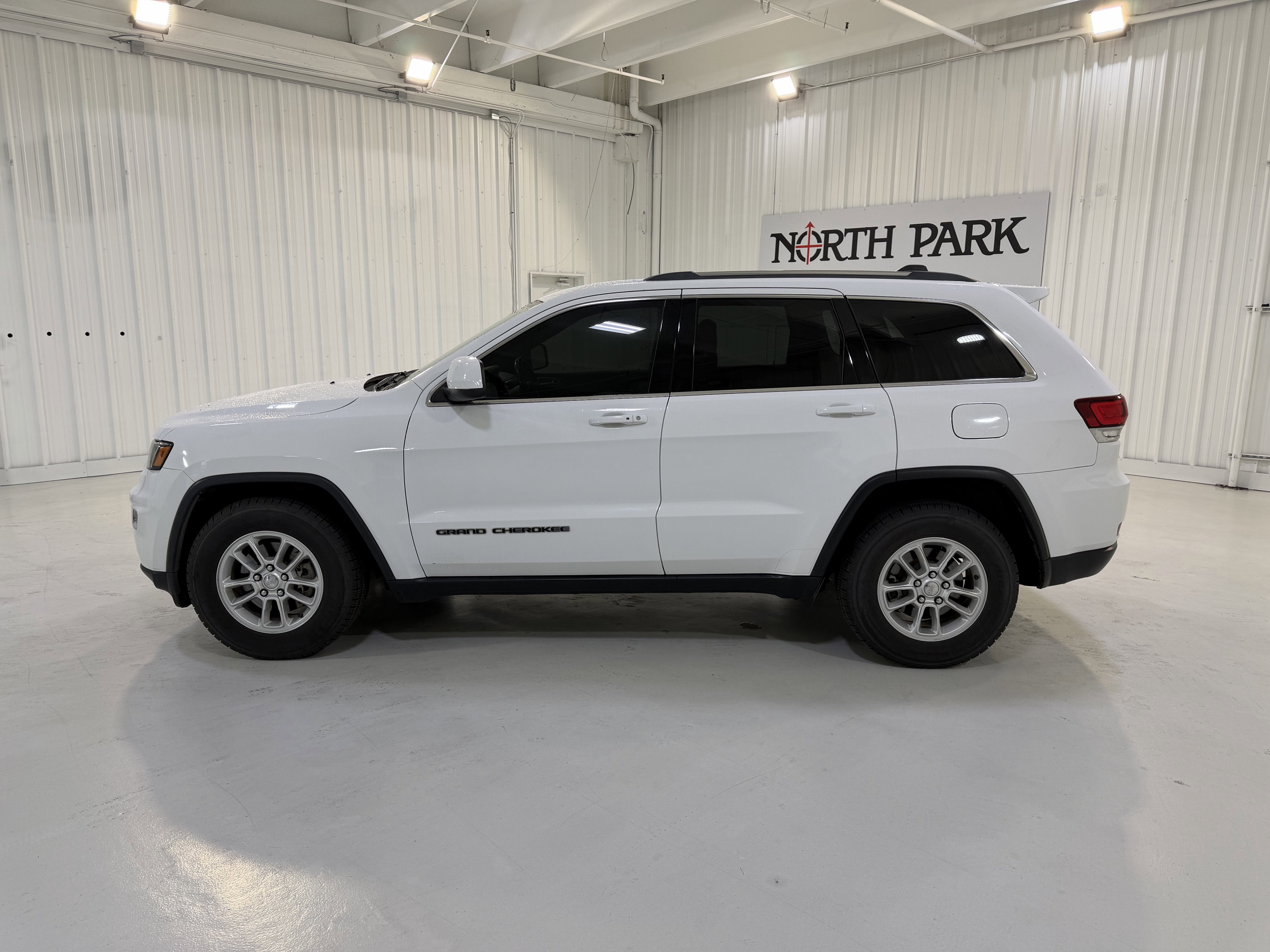 2020 Jeep Grand Cherokee Laredo E