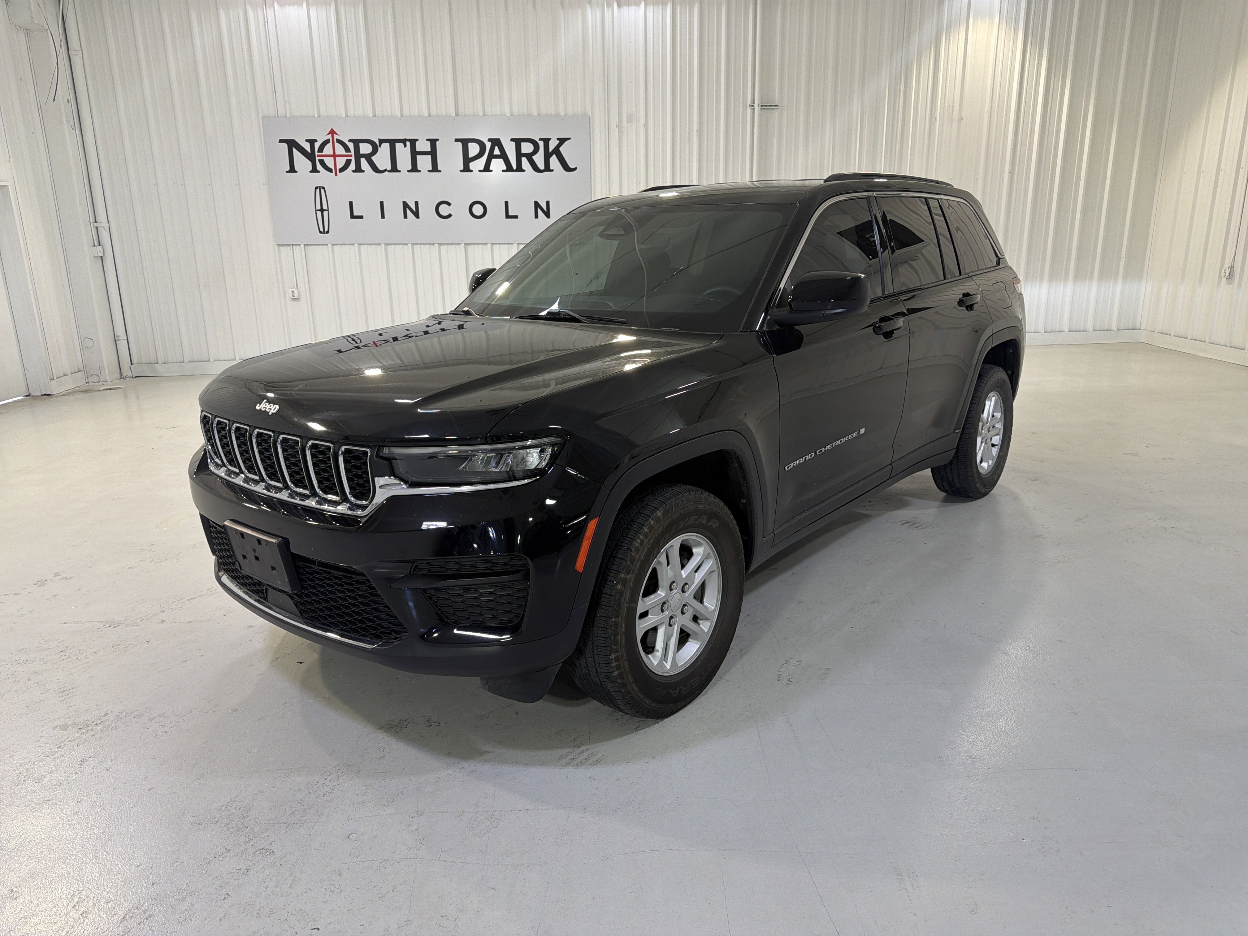 2024 Jeep Grand Cherokee Laredo