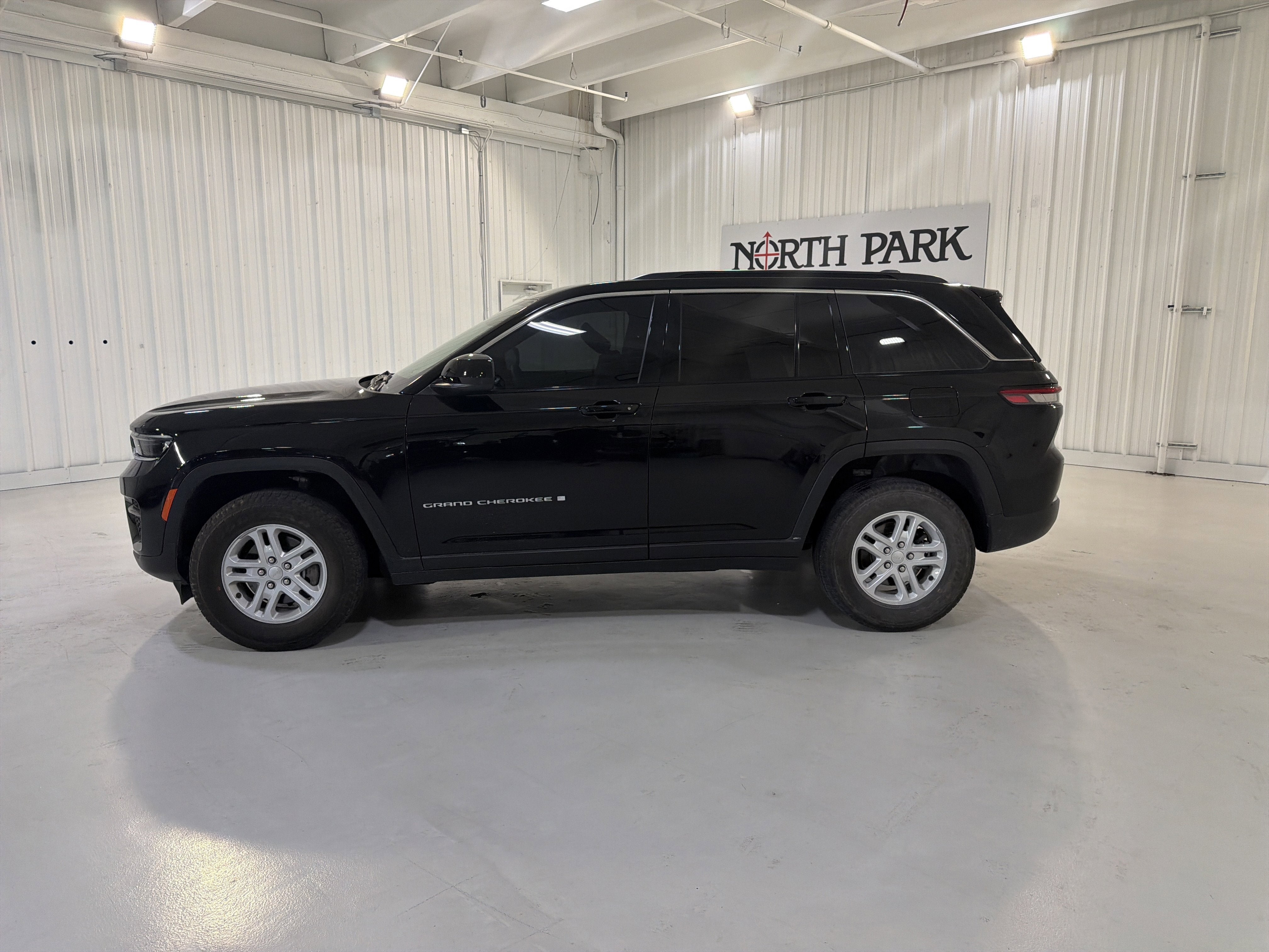 2024 Jeep Grand Cherokee Laredo