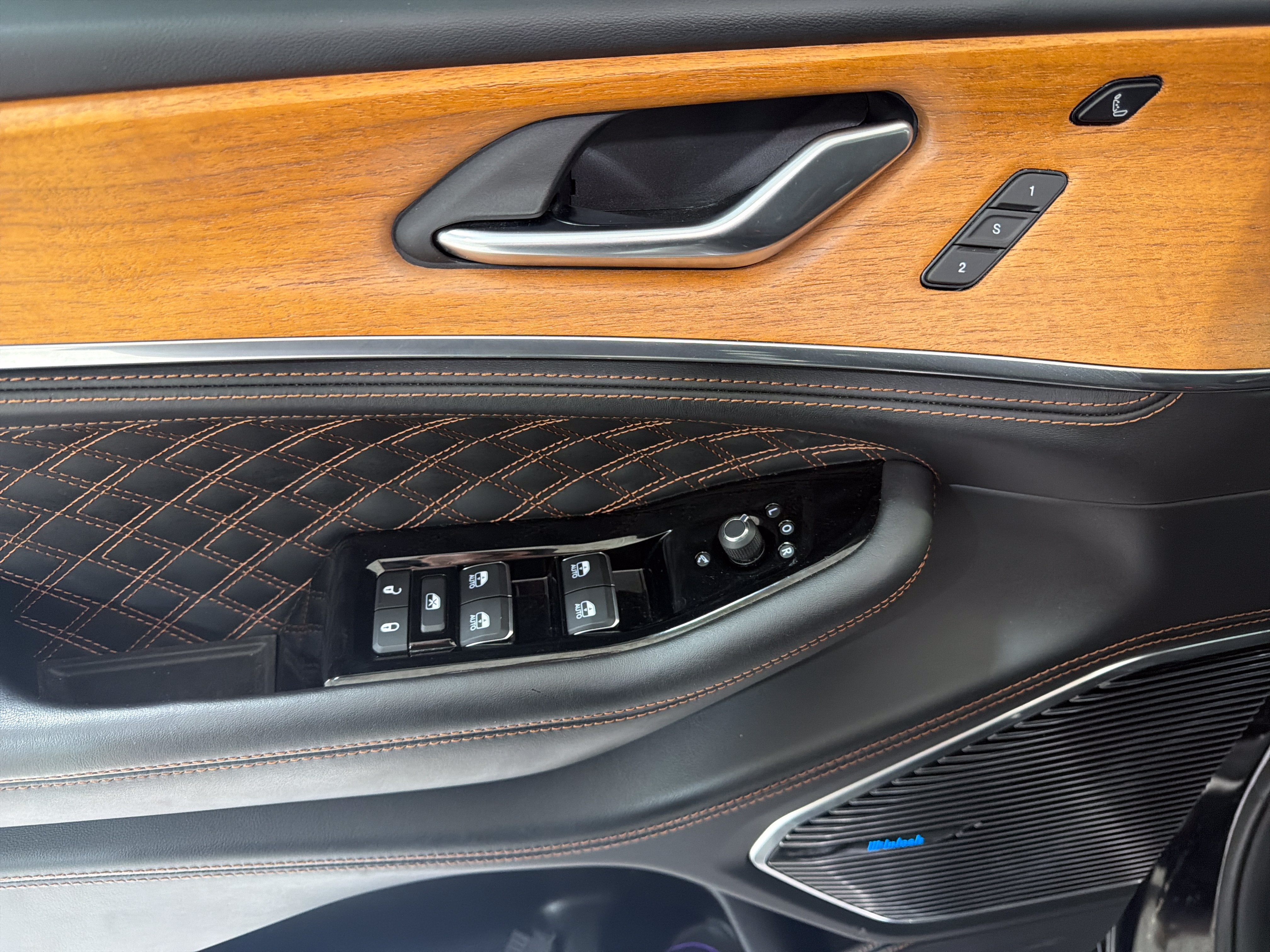 2023 Jeep Grand Cherokee Summit Reserve