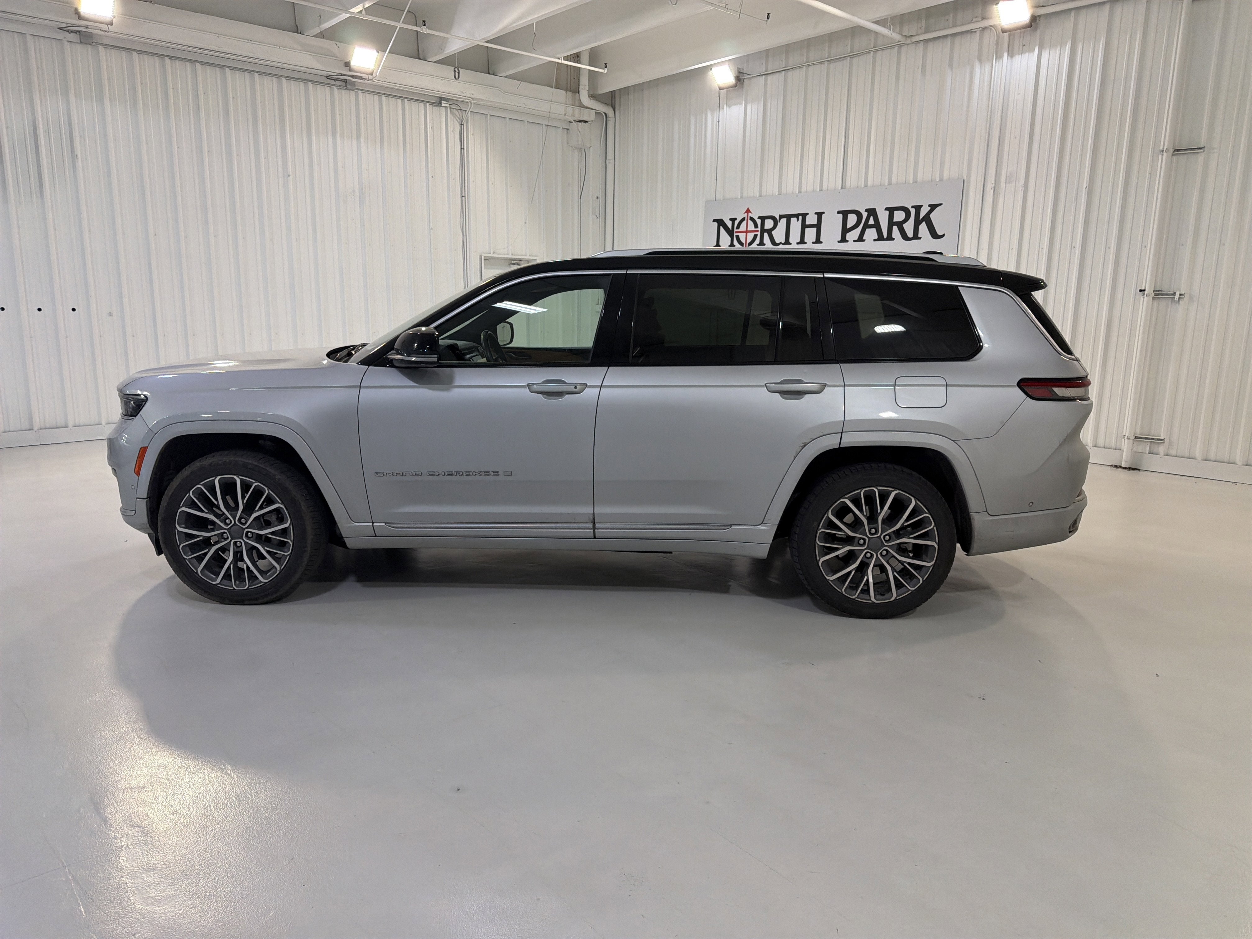2023 Jeep Grand Cherokee L Summit Reserve