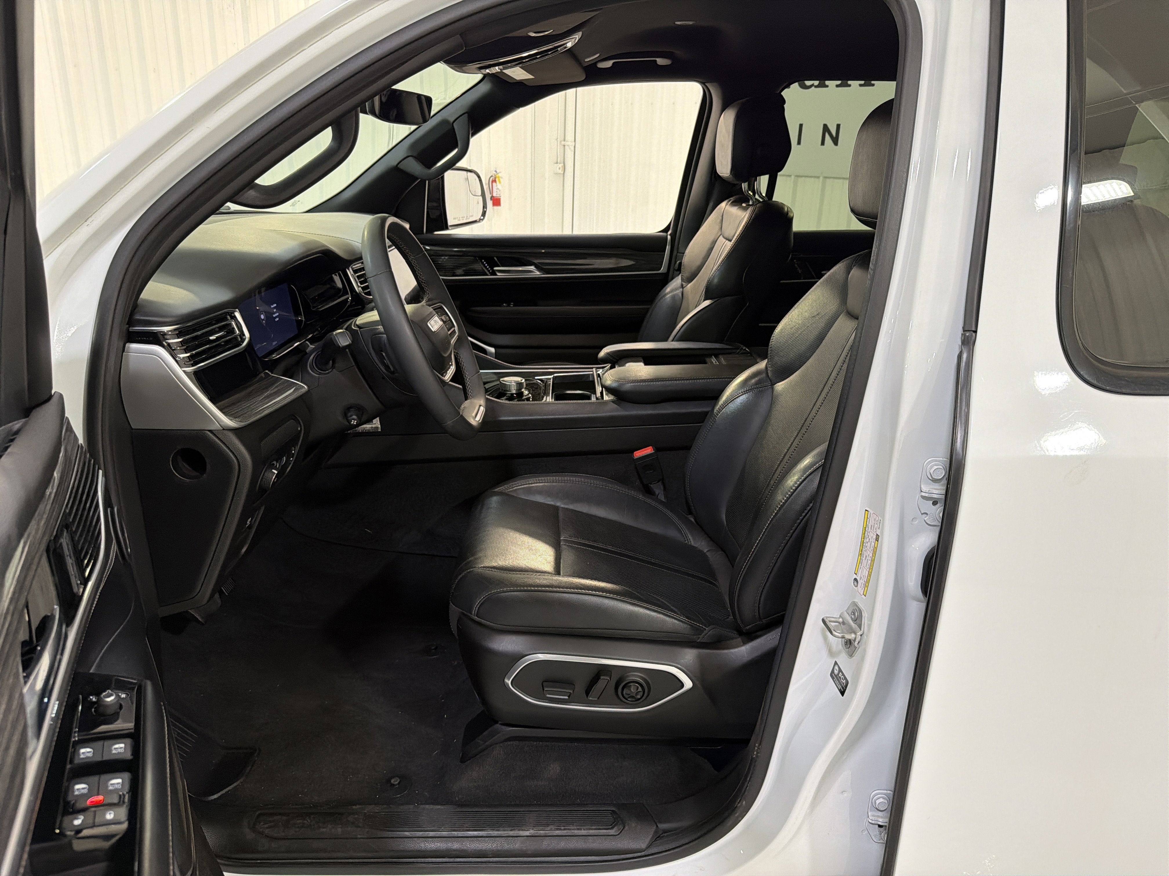 2022 Jeep Wagoneer Series II