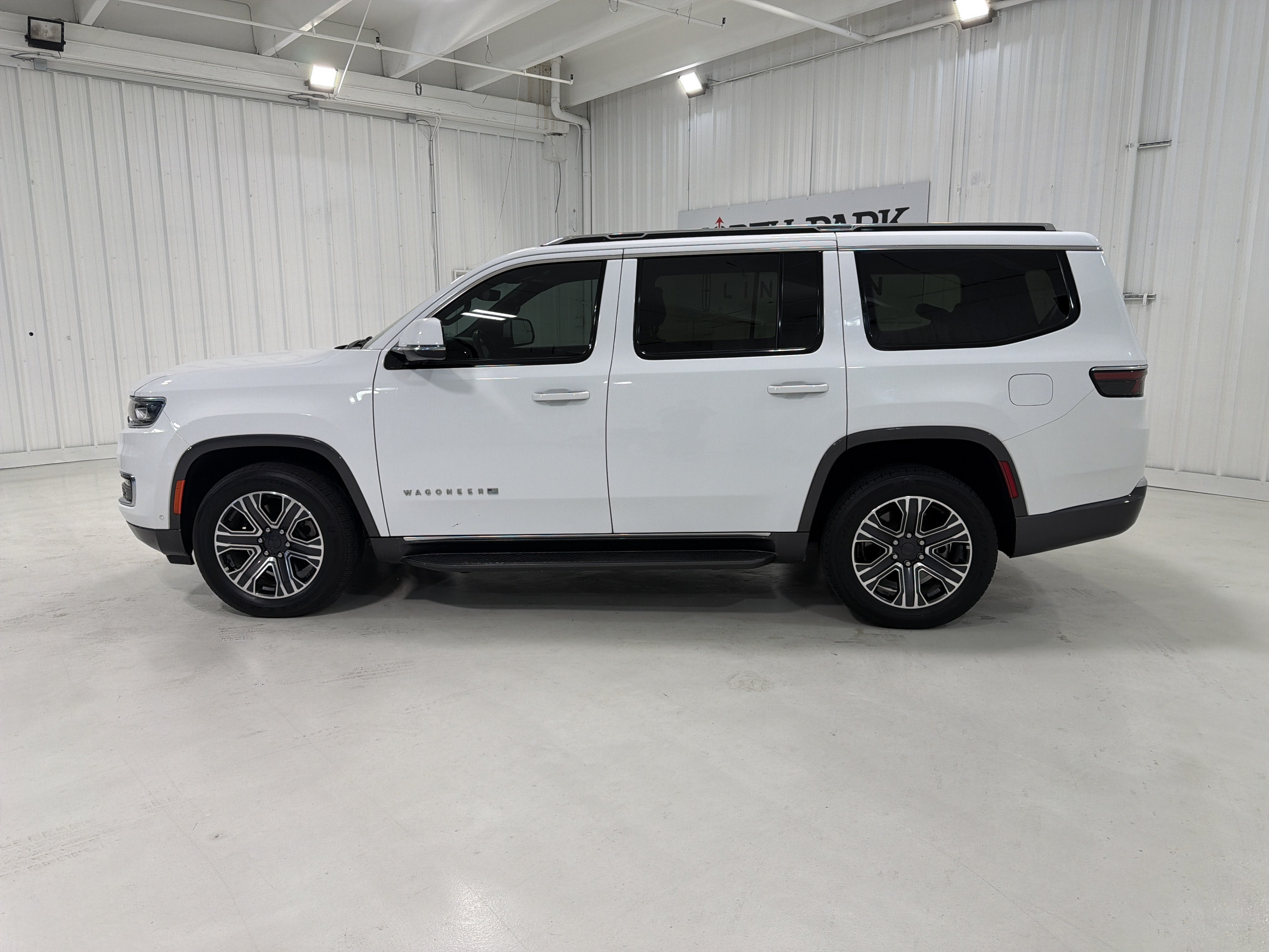 2022 Jeep Wagoneer Series III