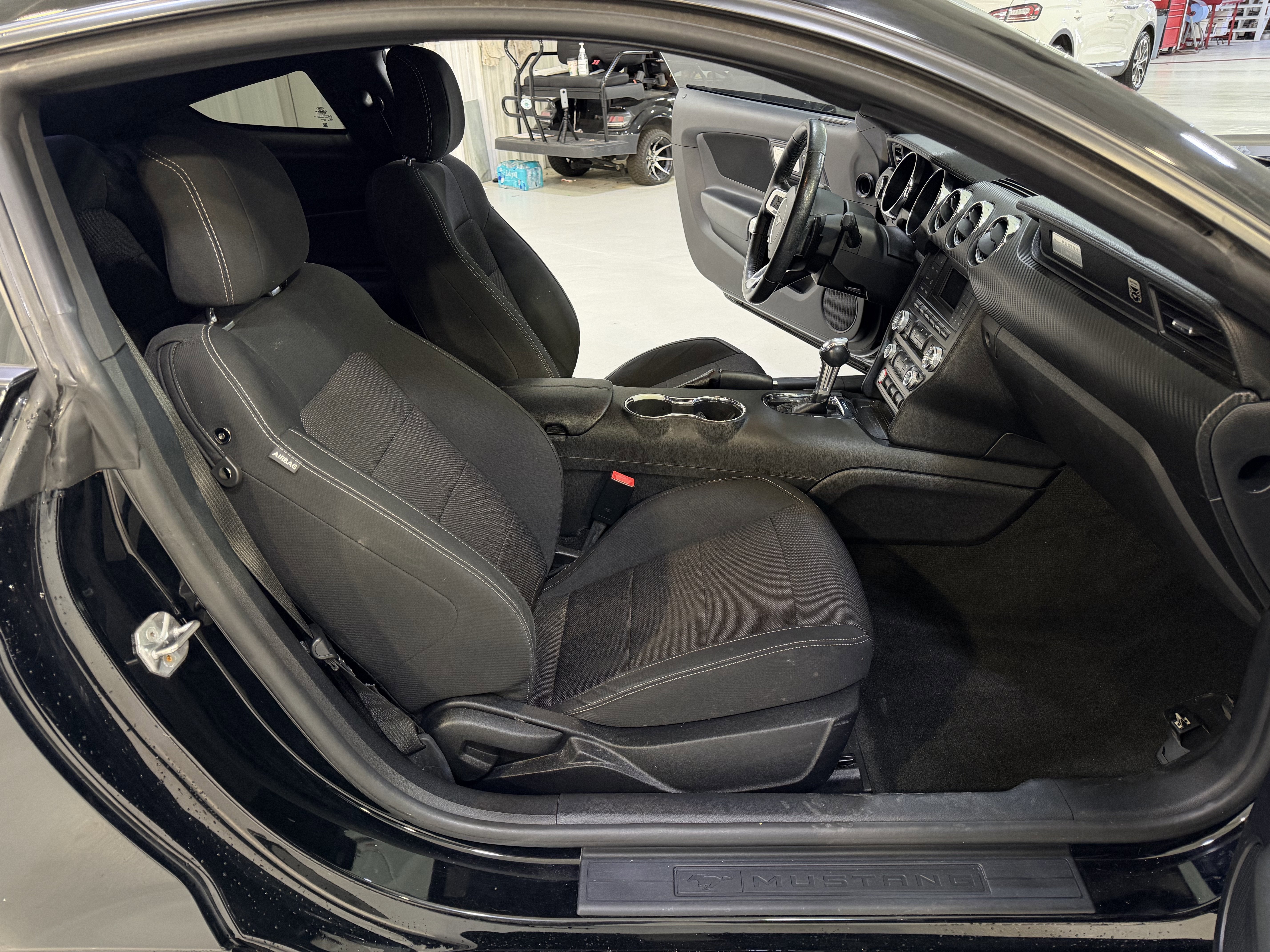 2017 Ford Mustang V6