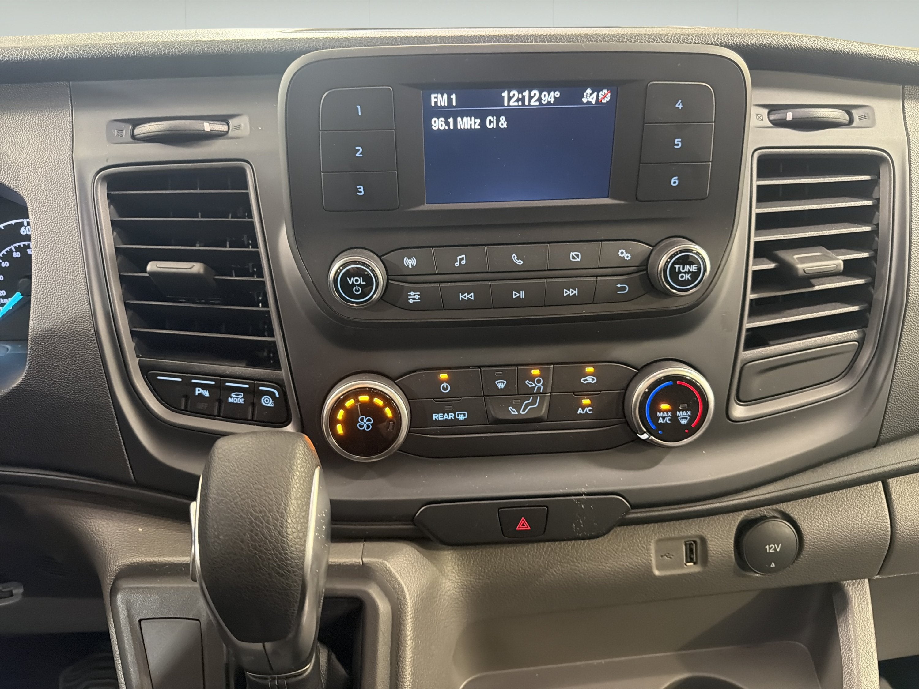 2024 Ford Transit Passenger Wagon XL