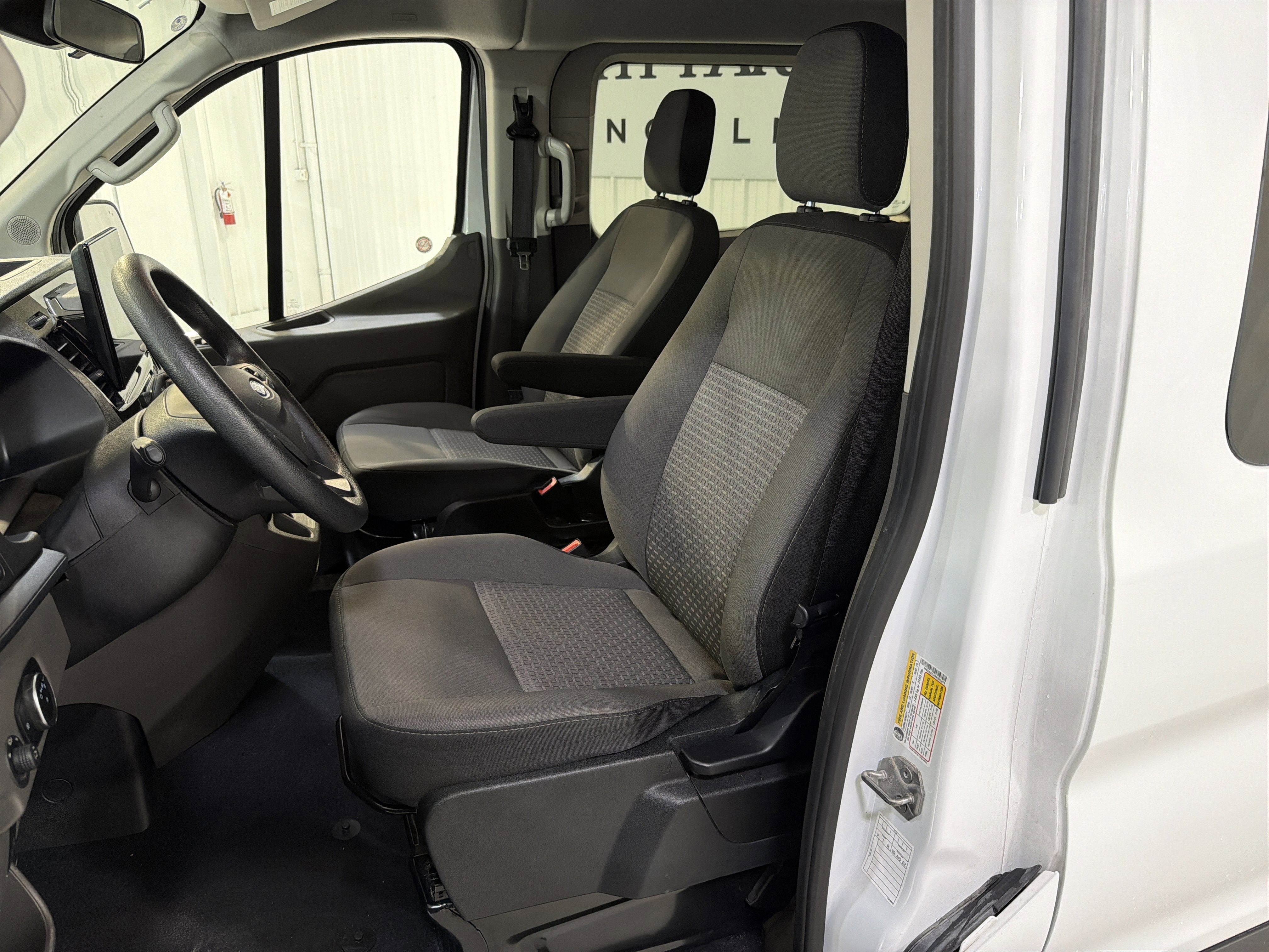 2024 Ford Transit Passenger Wagon XLT