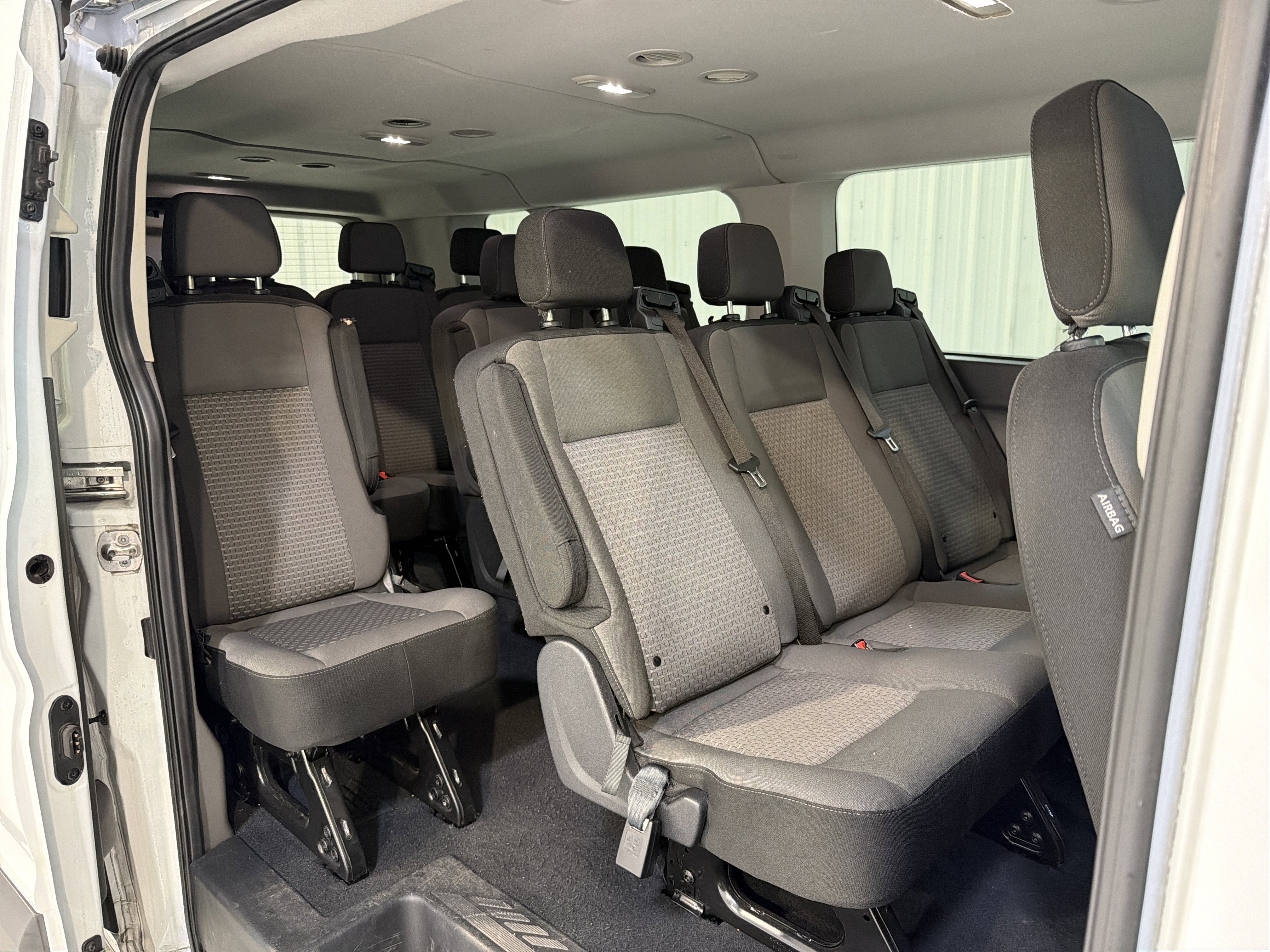 2024 Ford Transit Passenger Wagon XLT