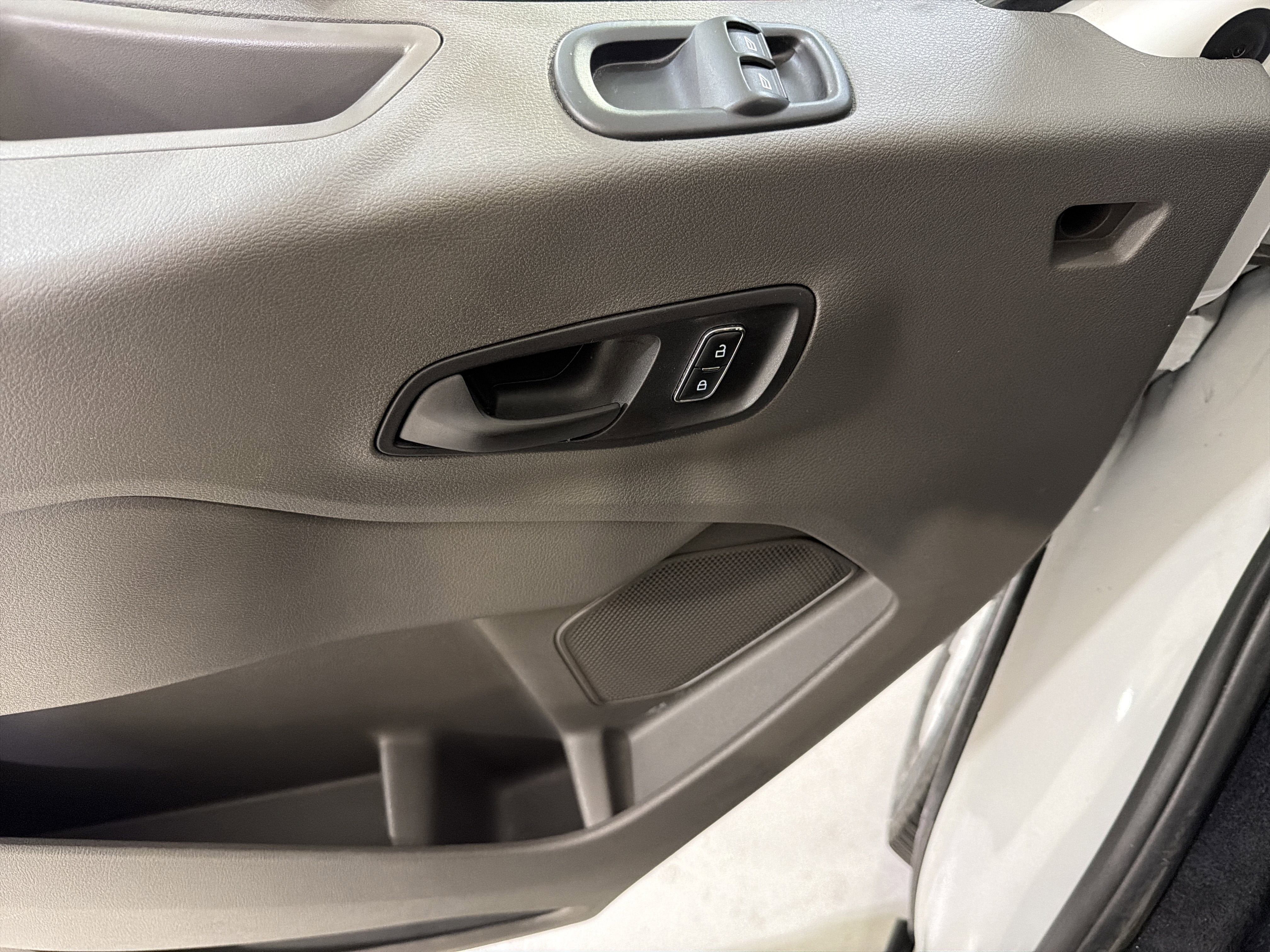 2024 Ford Transit Passenger Wagon XLT