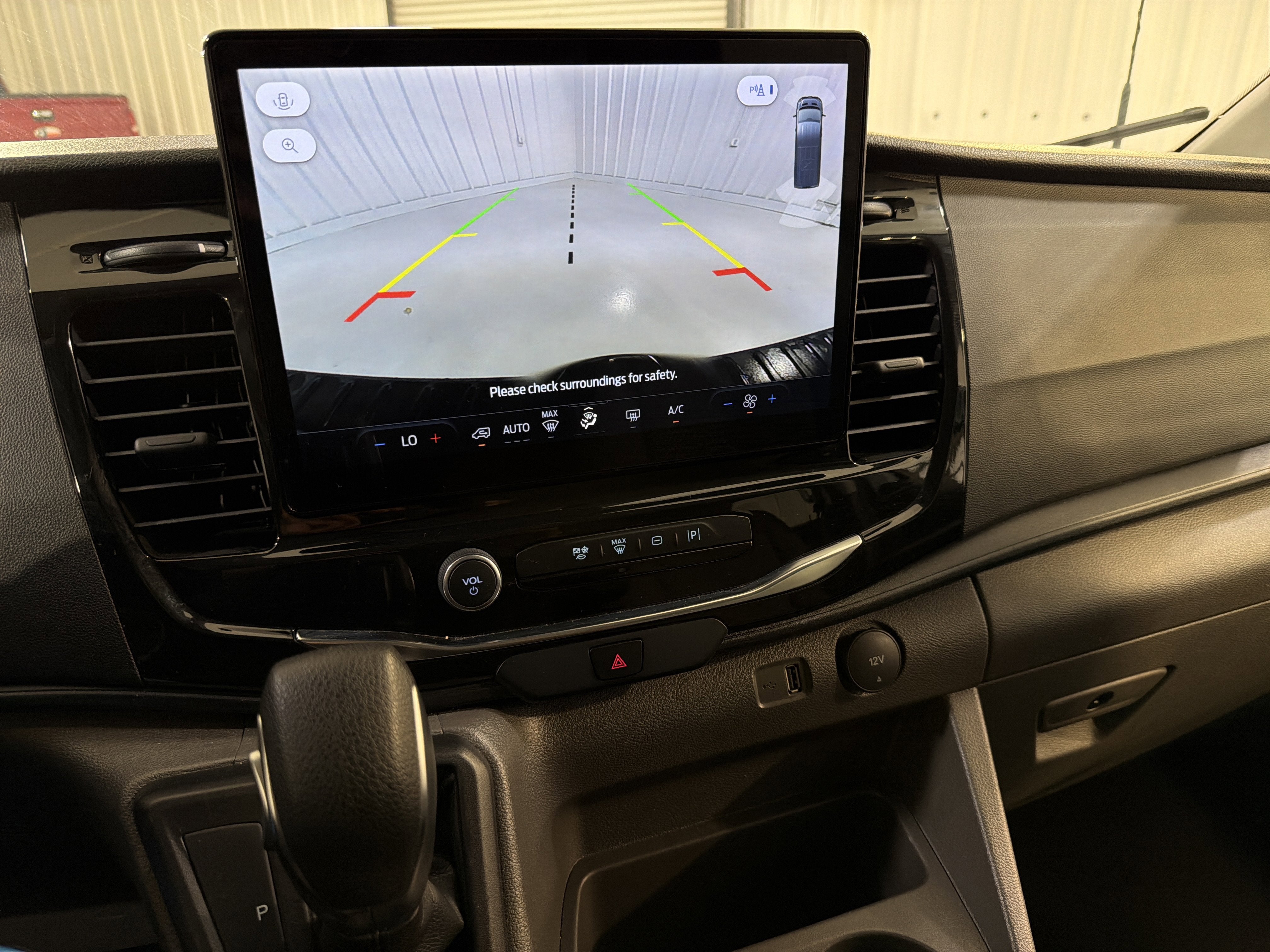 2024 Ford Transit Passenger Wagon XLT