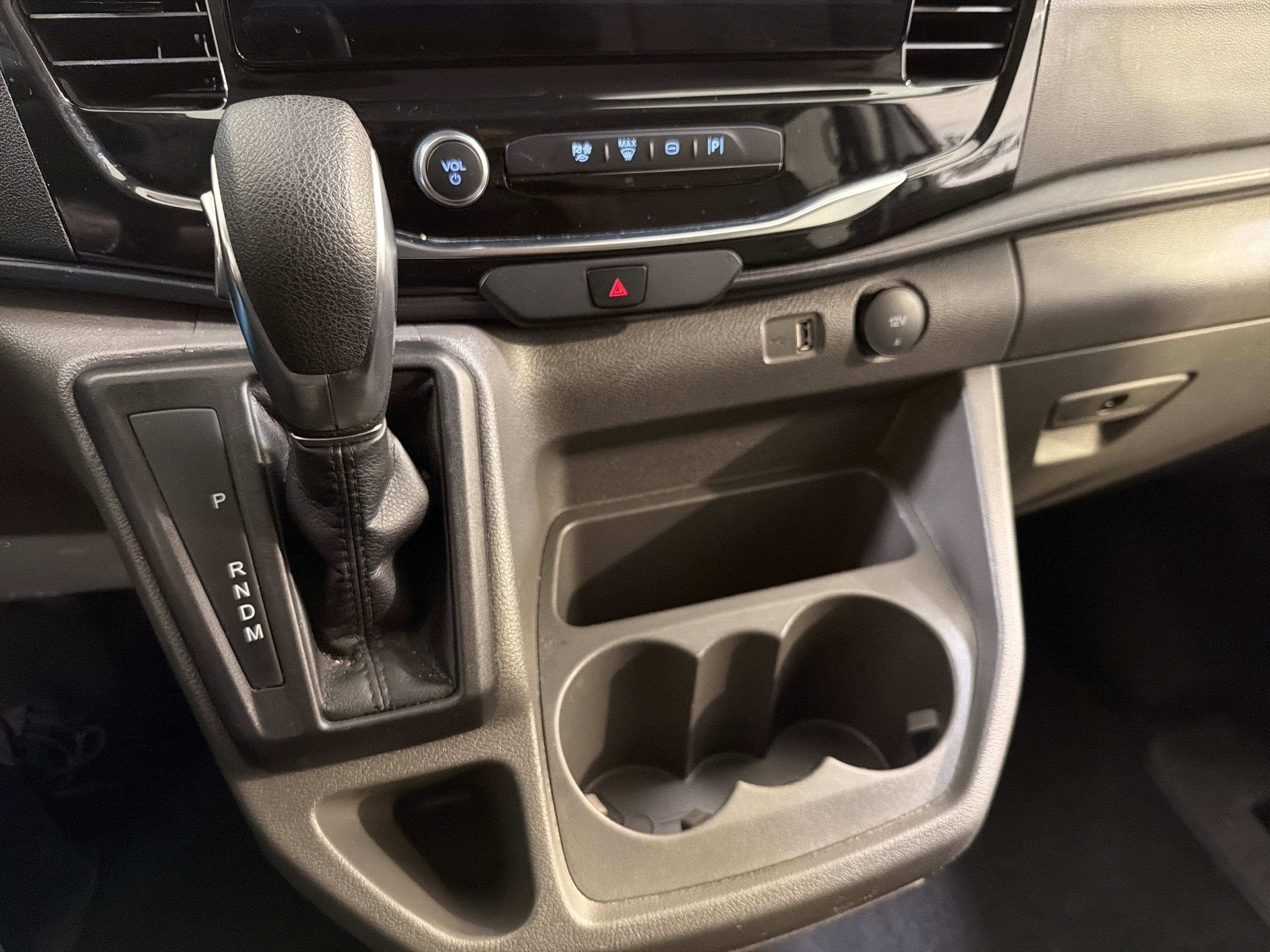 2024 Ford Transit Passenger Wagon XLT