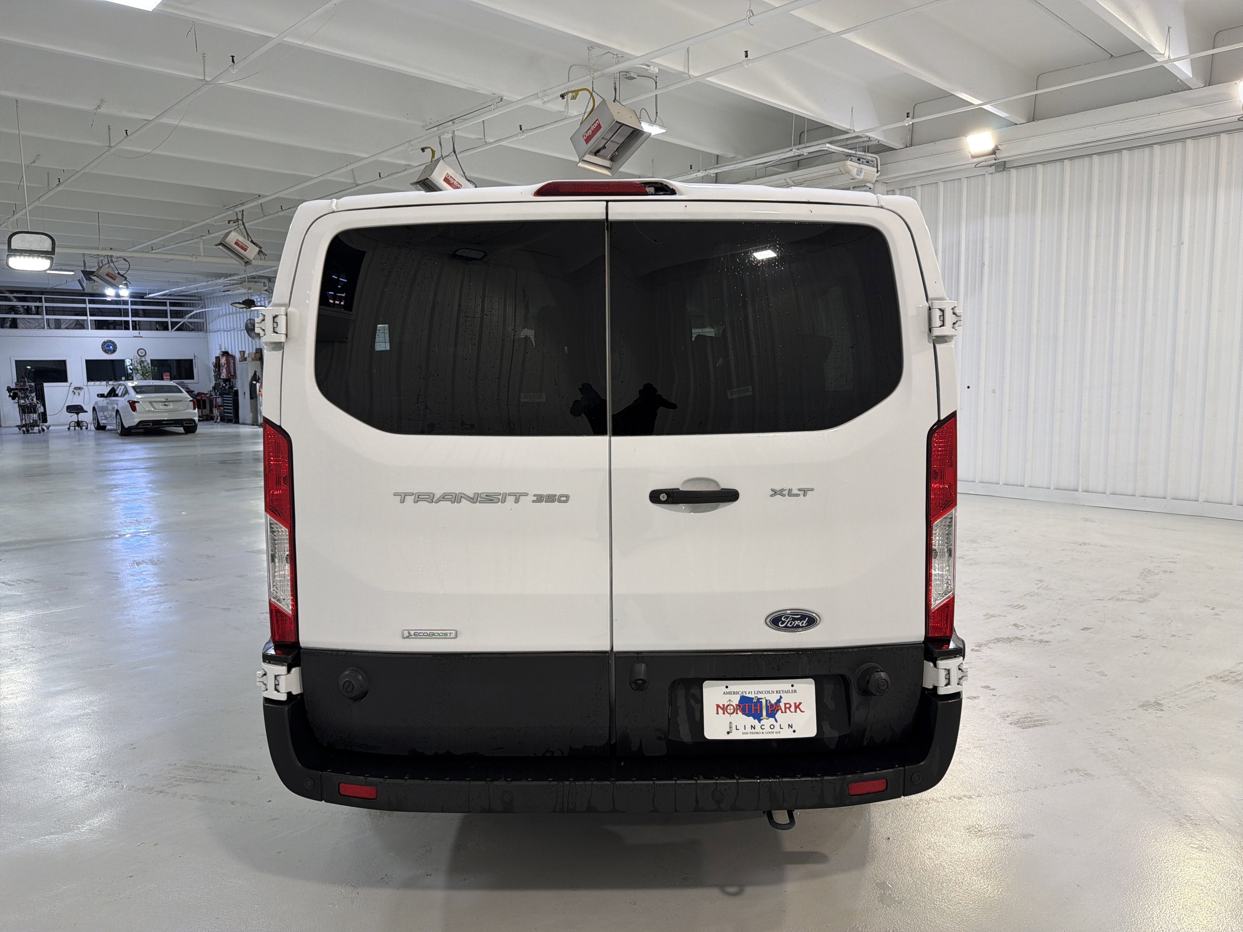 2024 Ford Transit Passenger Wagon XLT