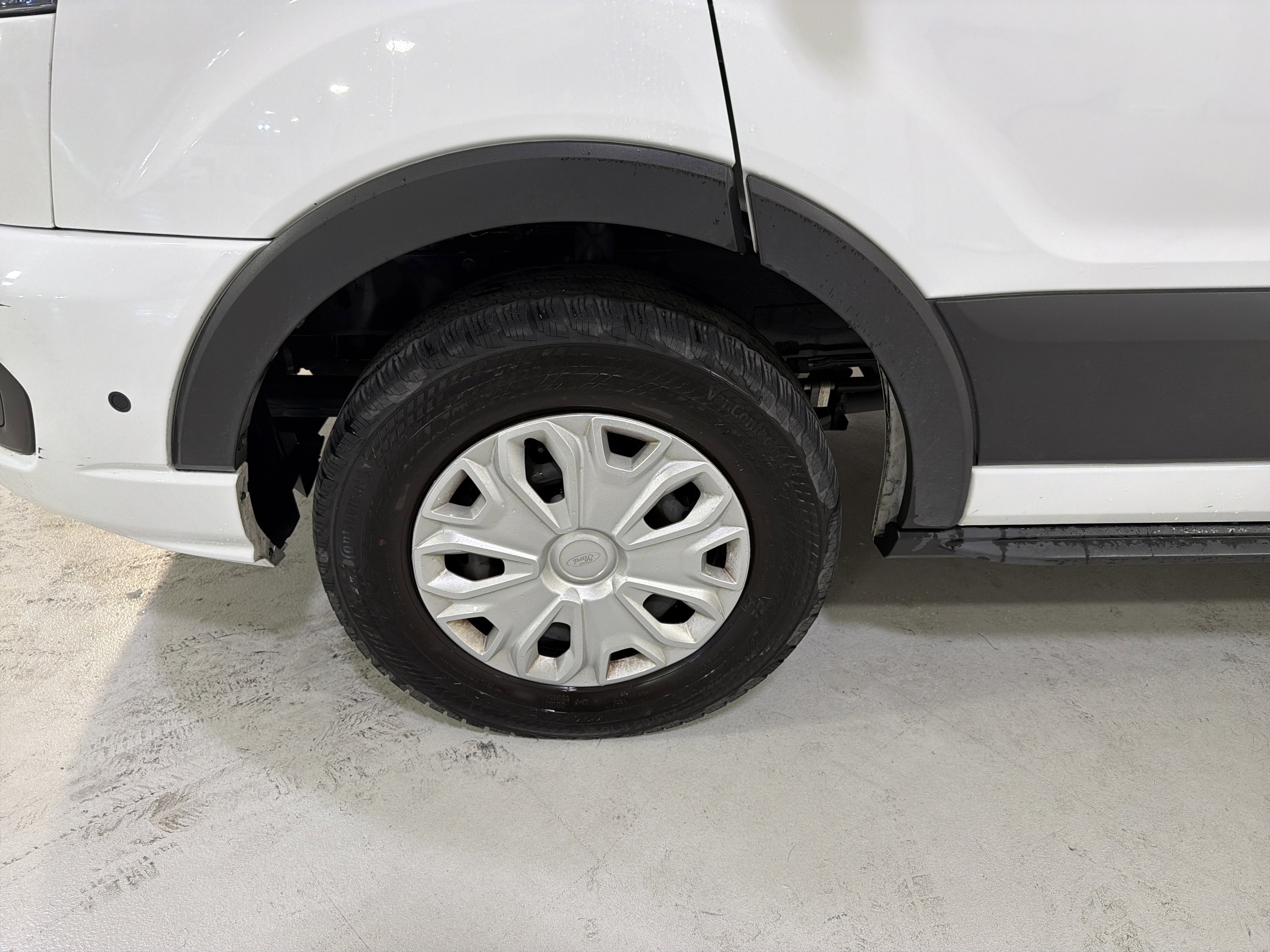 2024 Ford Transit Passenger Wagon XLT