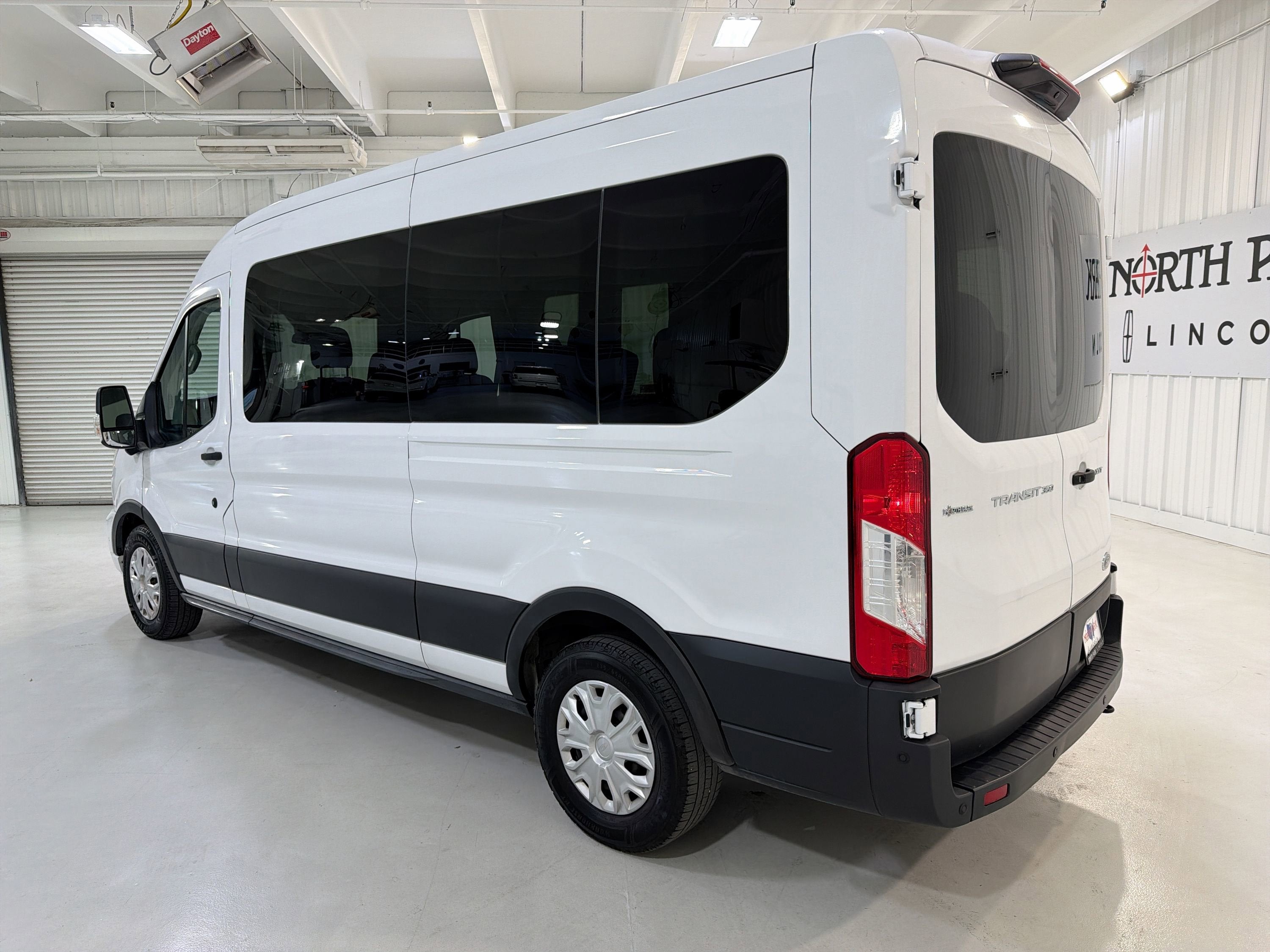 2023 Ford Transit Passenger Wagon XLT