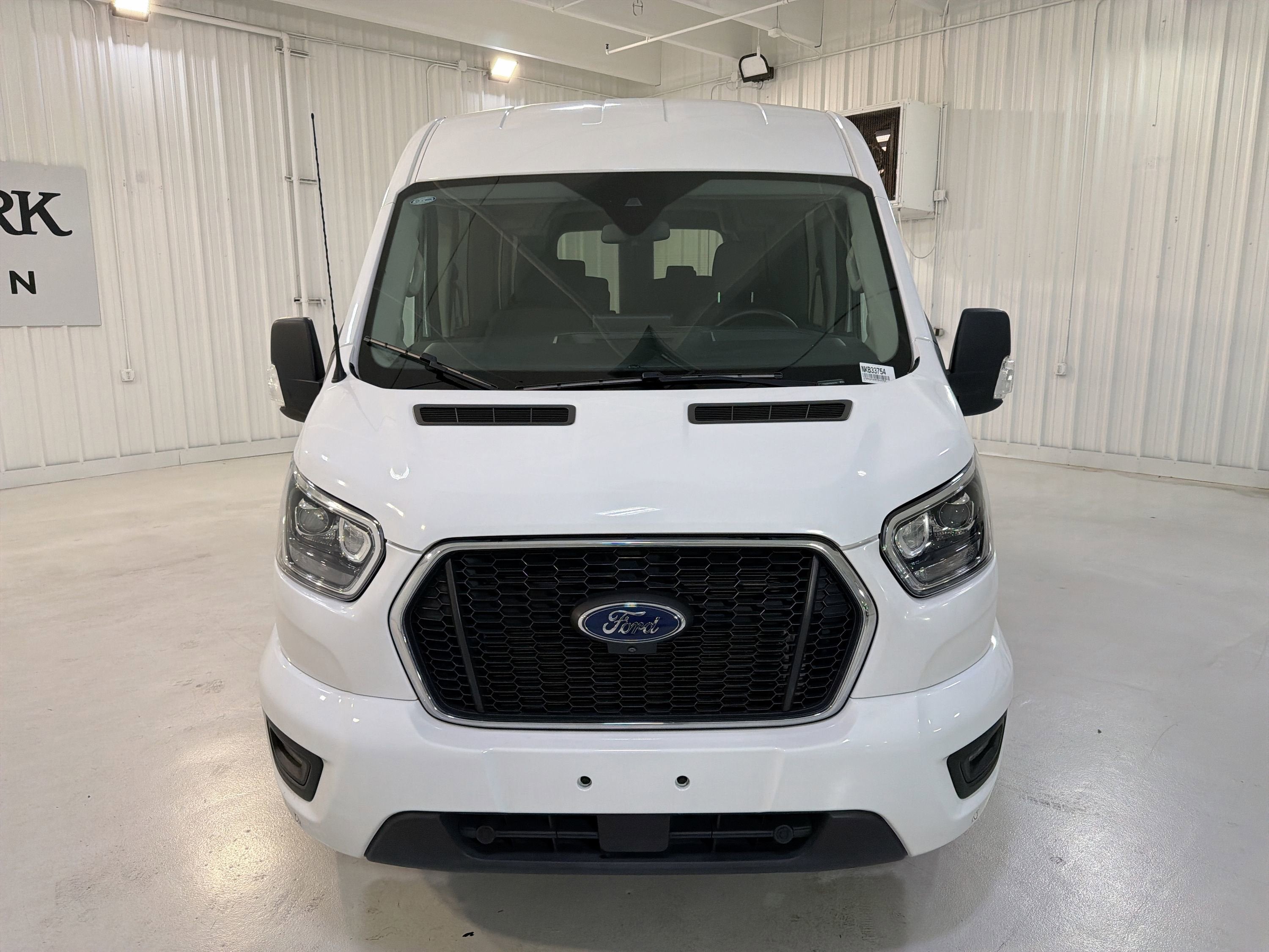 2023 Ford Transit Passenger Wagon XLT