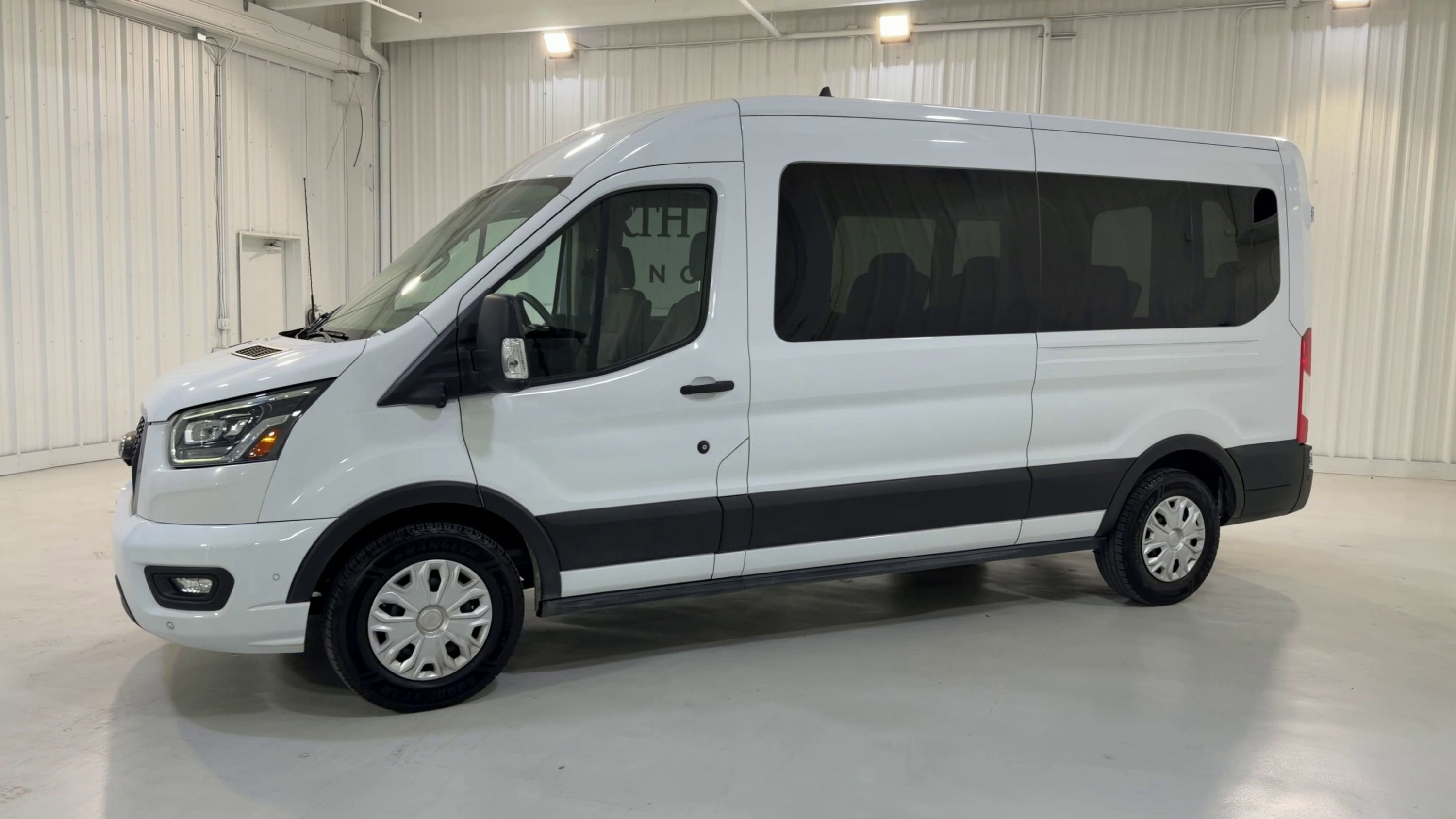 2023 Ford Transit Passenger Wagon XLT