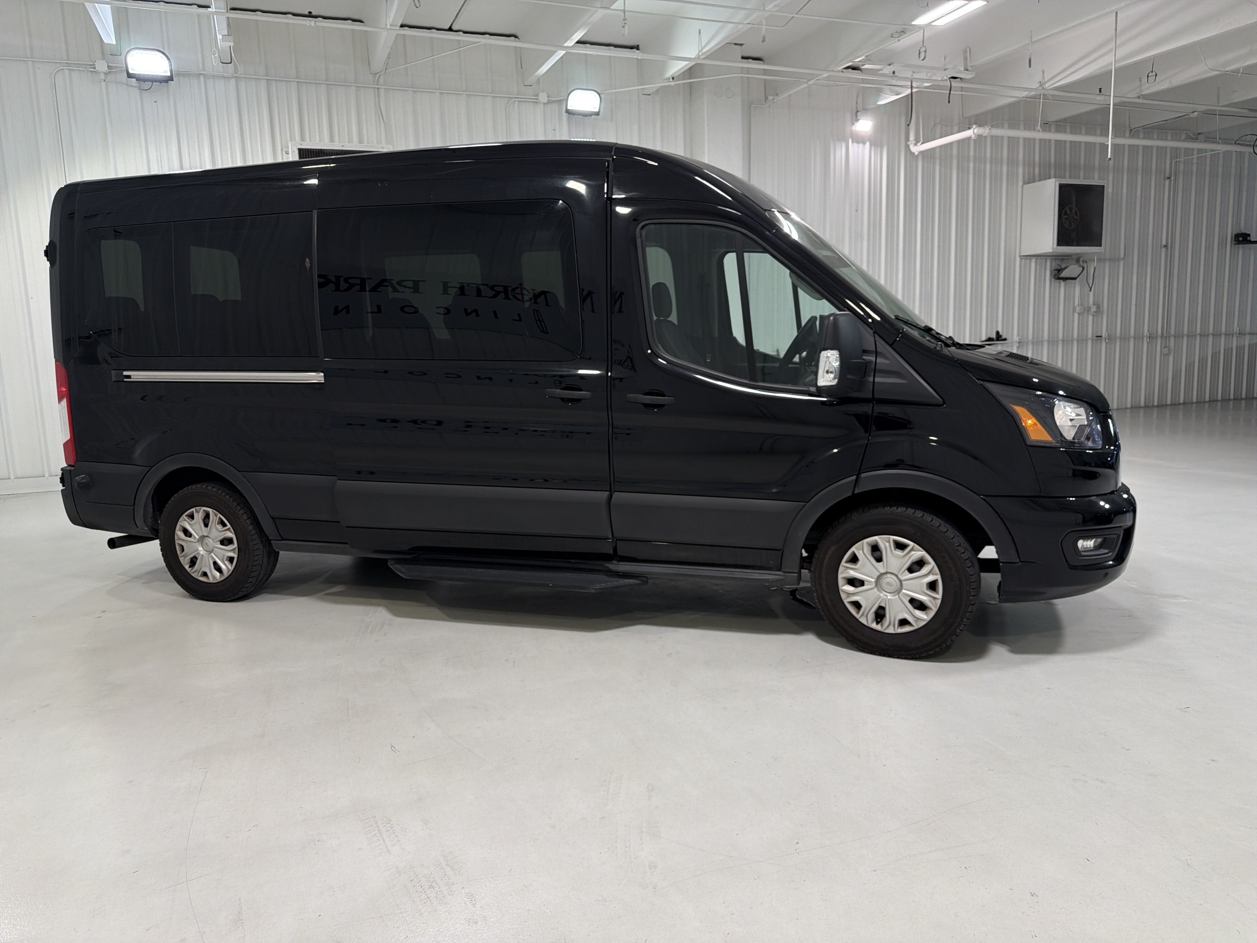 2024 Ford Transit Passenger Wagon XLT
