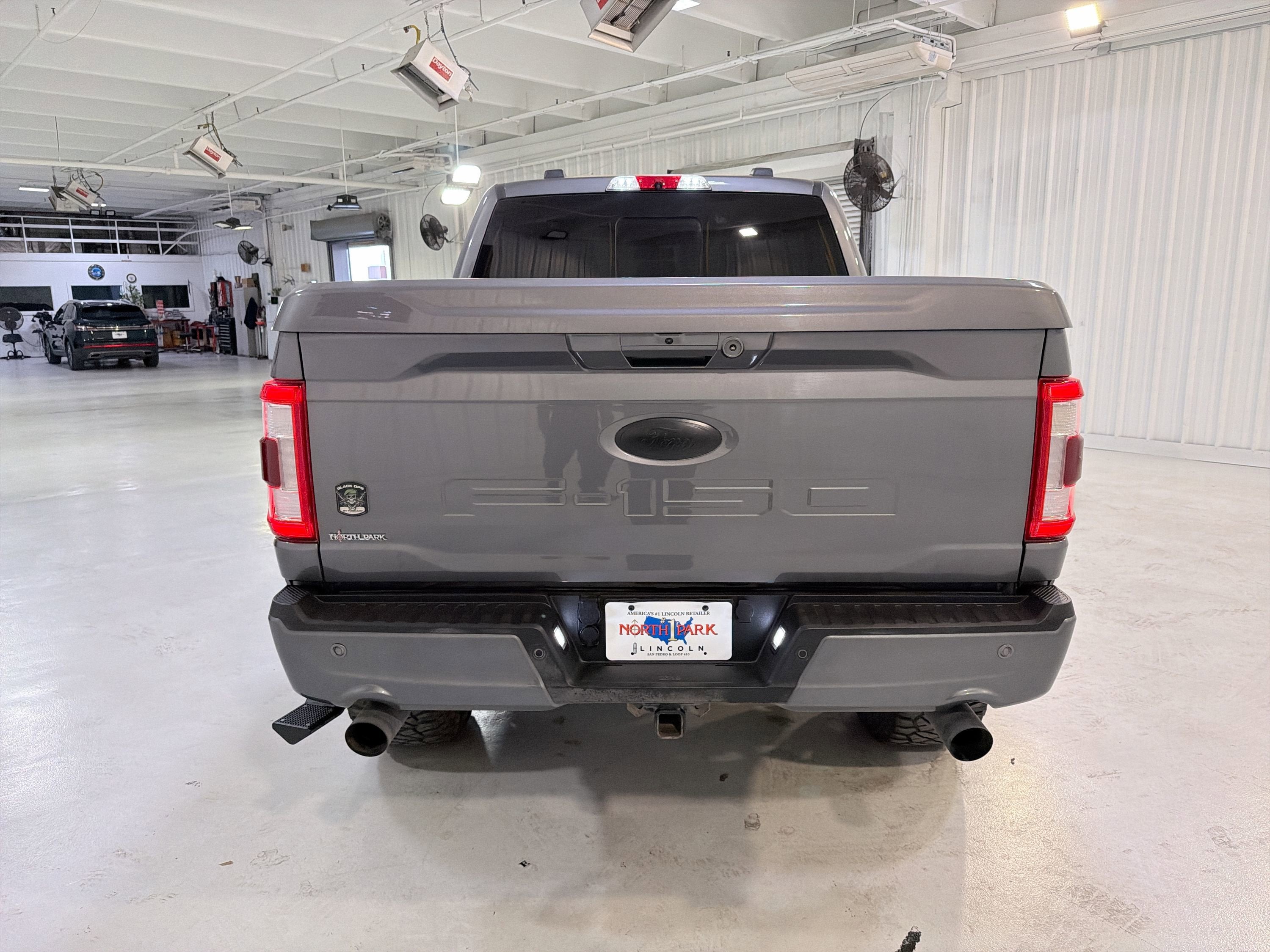 2022 Ford F-150 LARIAT BLACK OPS