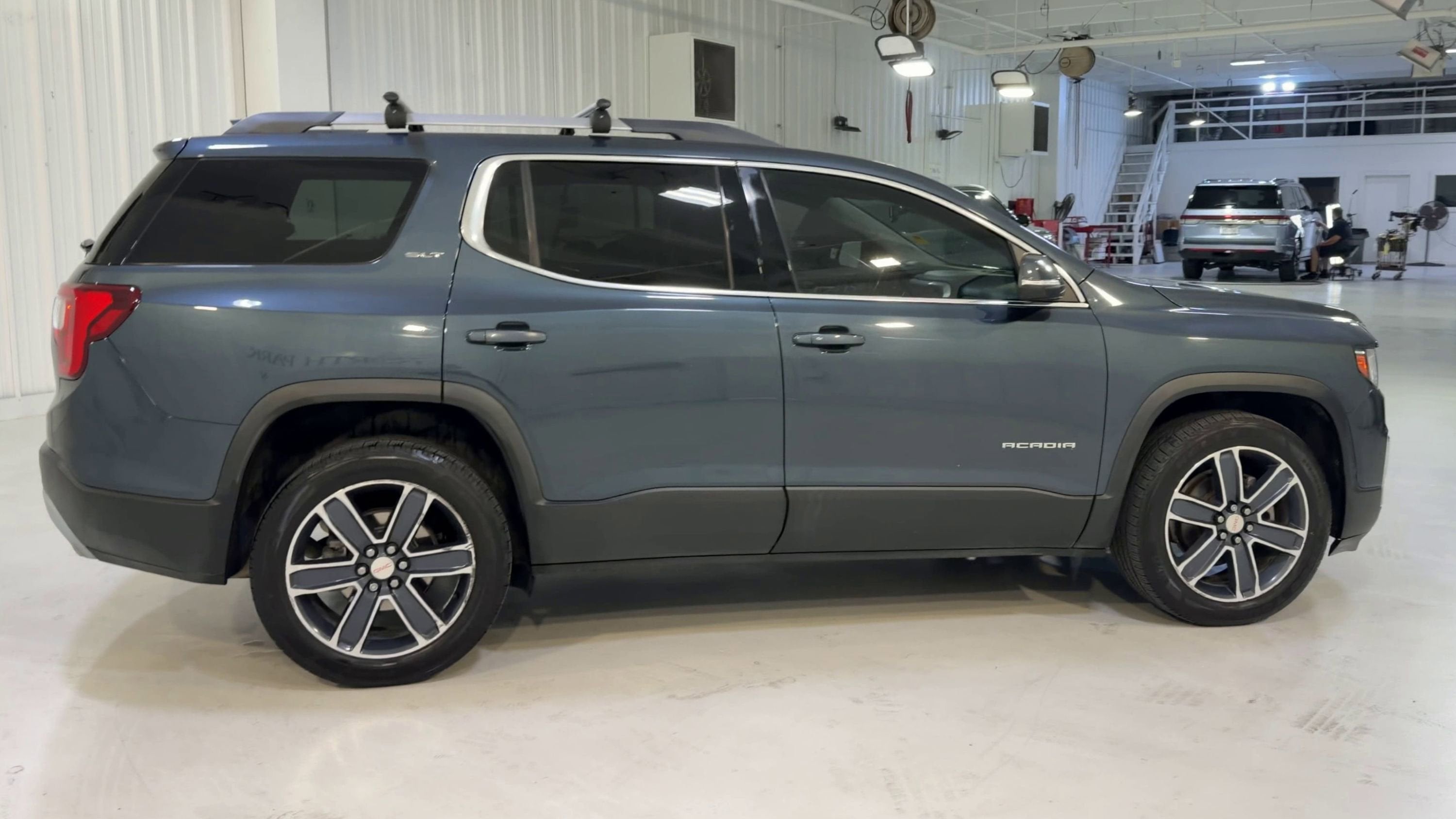 2020 GMC Acadia SLT