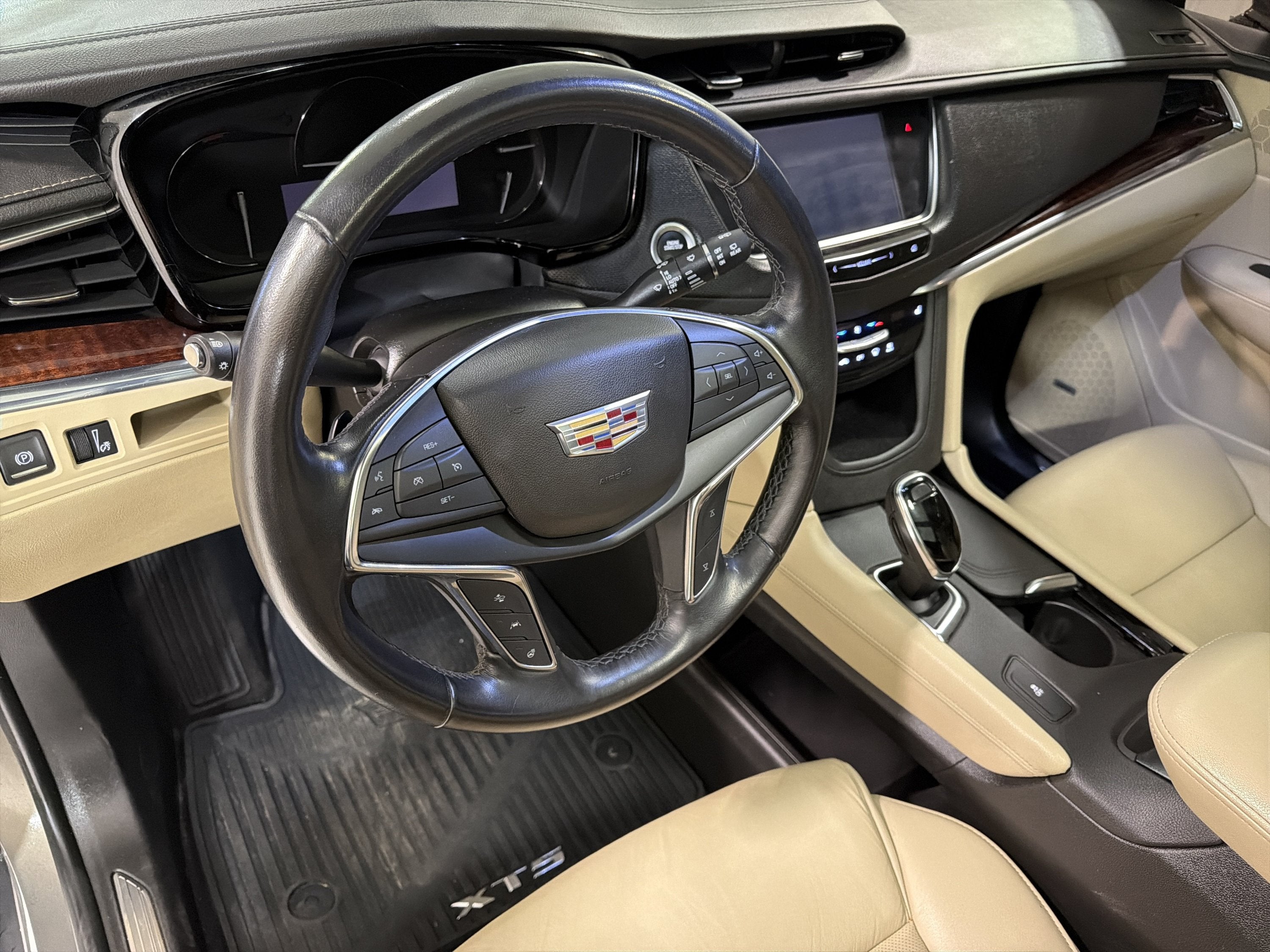 2019 Cadillac XT5 Luxury FWD