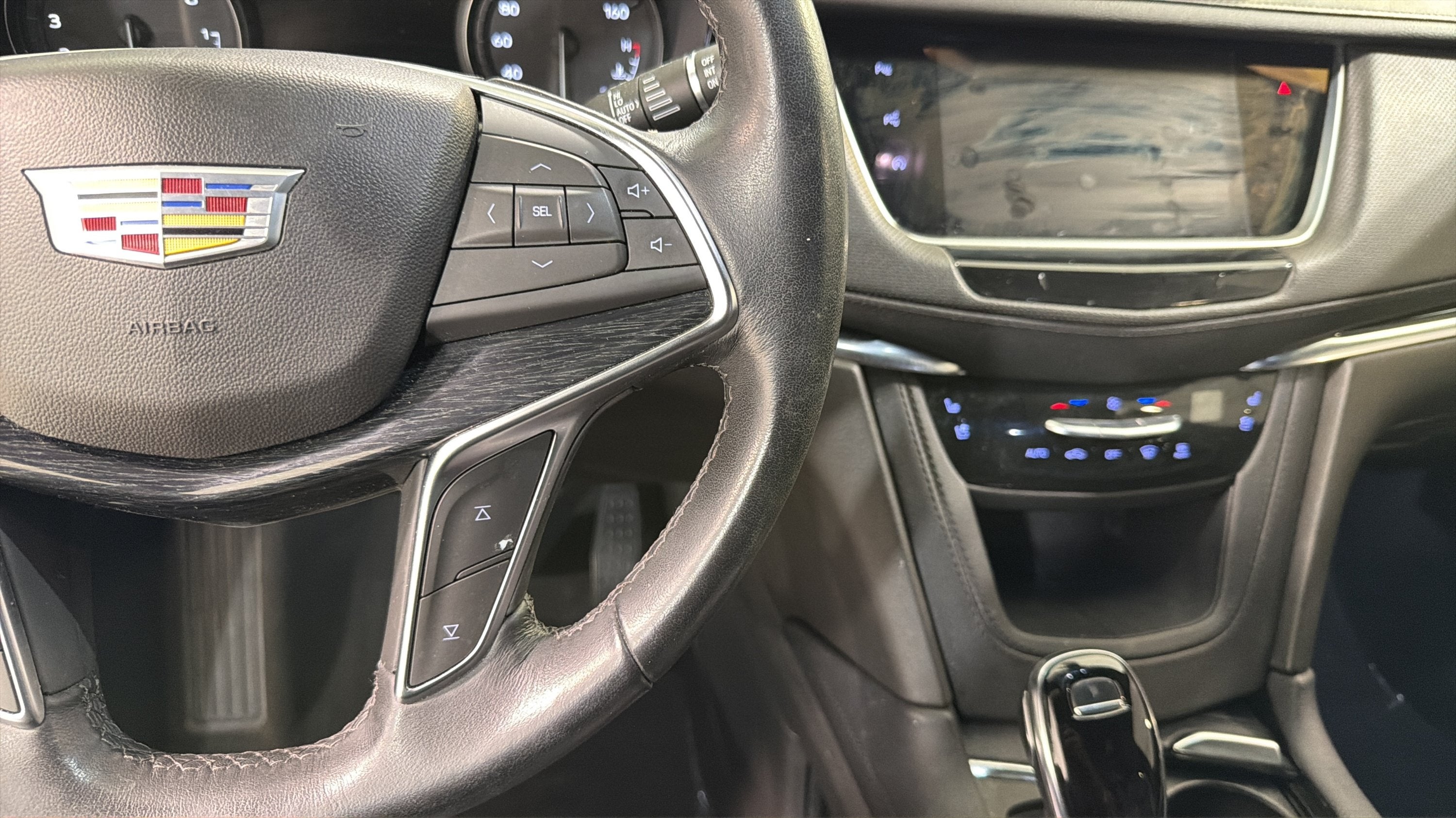 2022 Cadillac XT5 FWD Premium Luxury