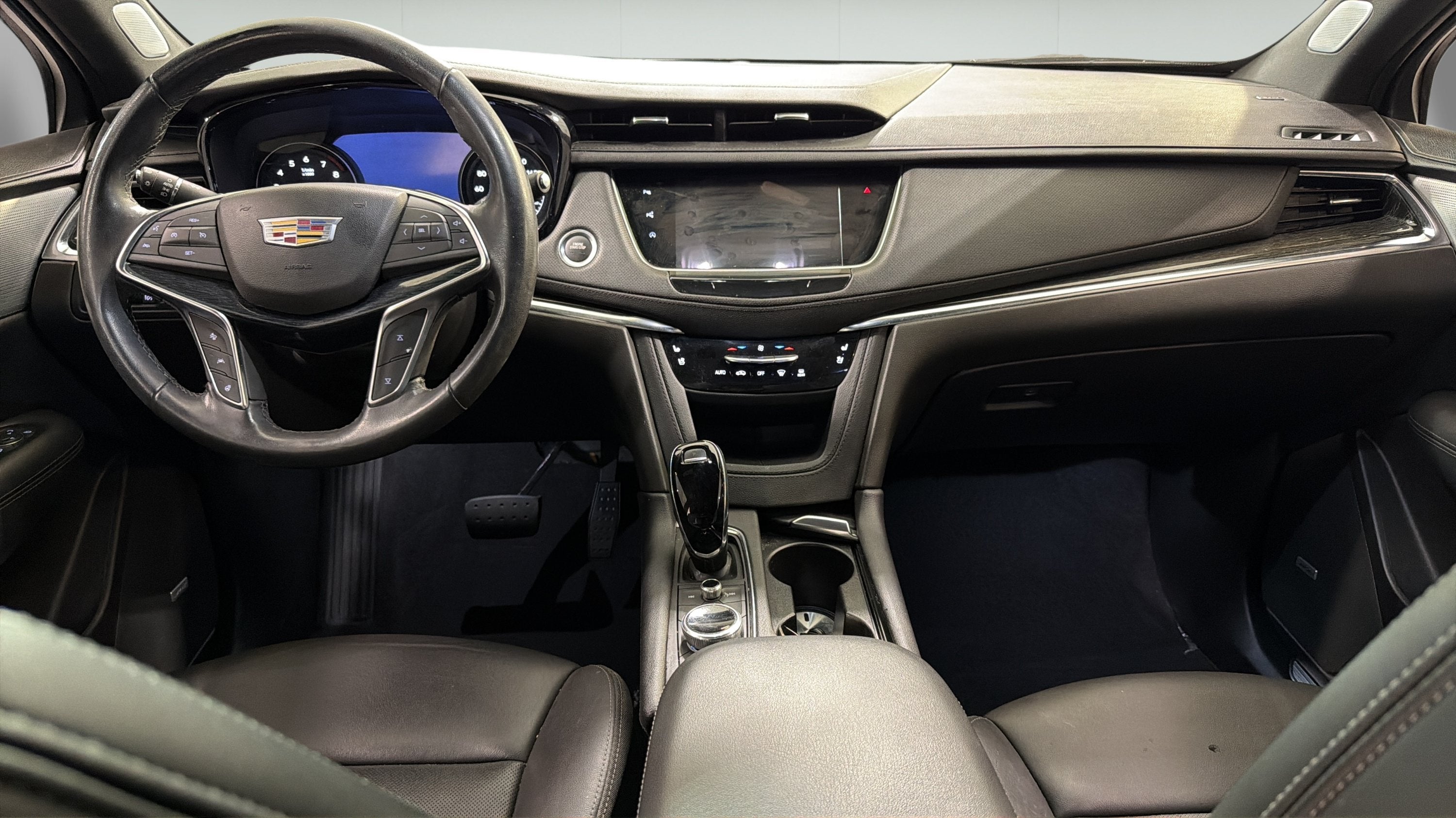 2022 Cadillac XT5 FWD Premium Luxury