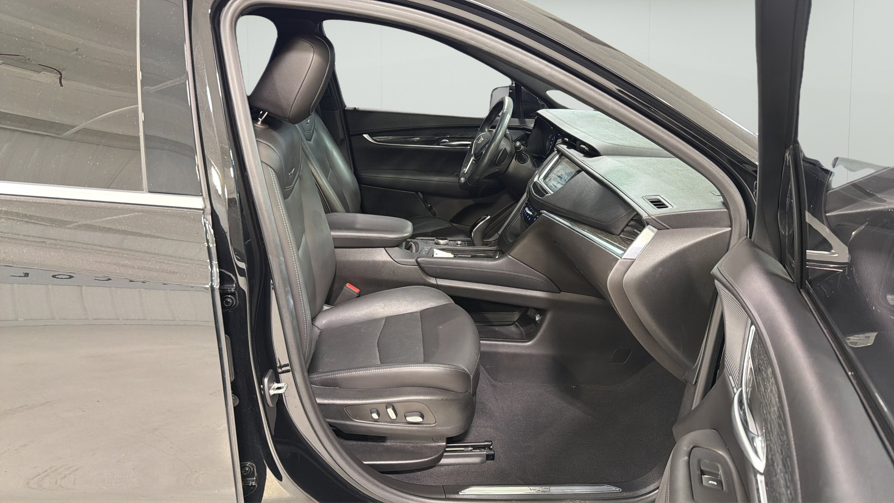 2022 Cadillac XT5 FWD Premium Luxury