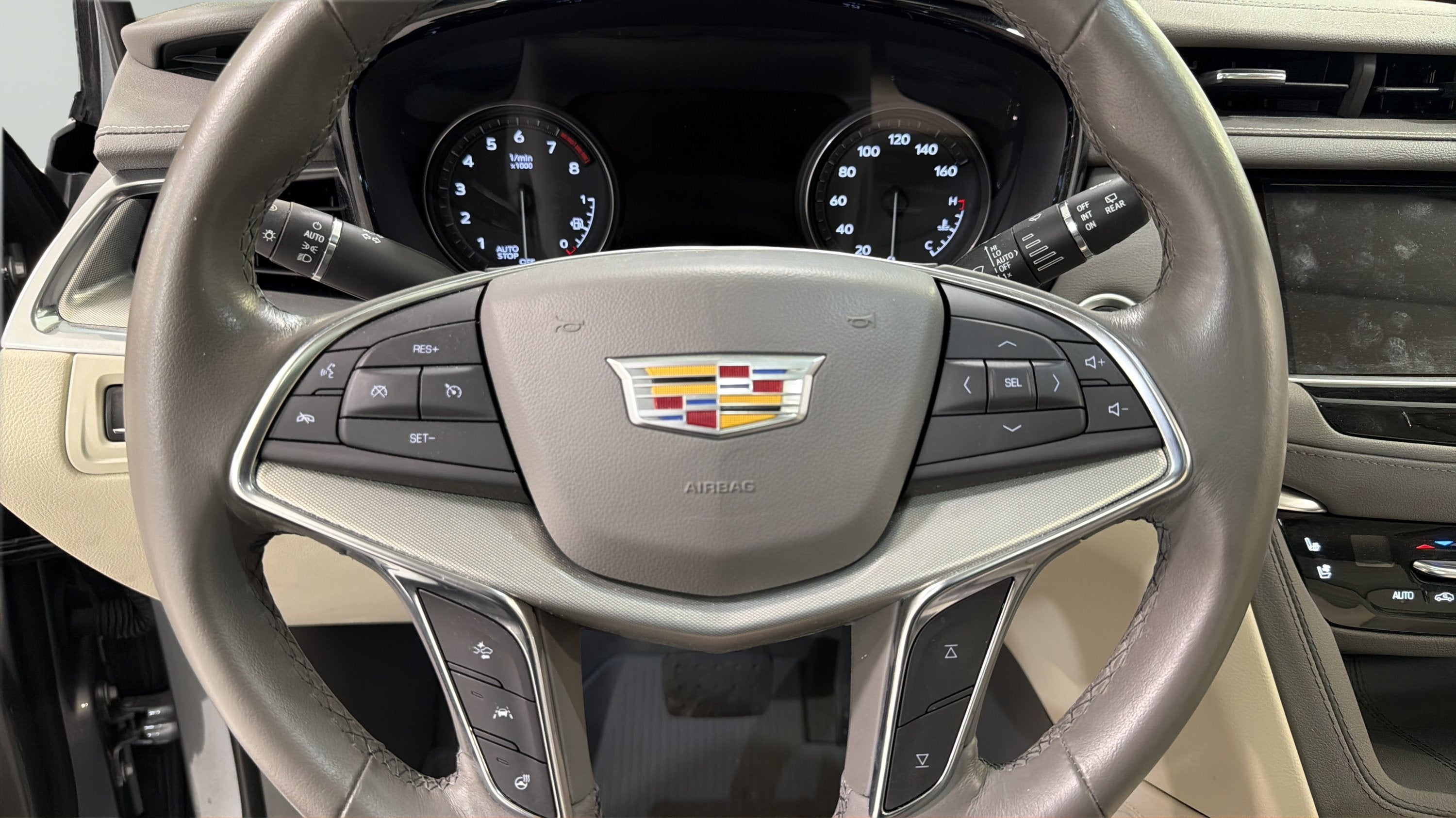 2024 Cadillac XT5 FWD Premium Luxury