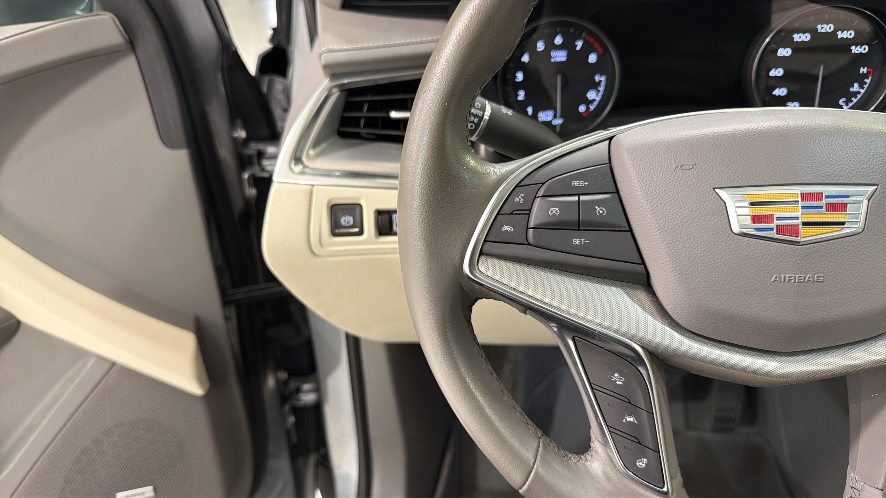2024 Cadillac XT5 FWD Premium Luxury