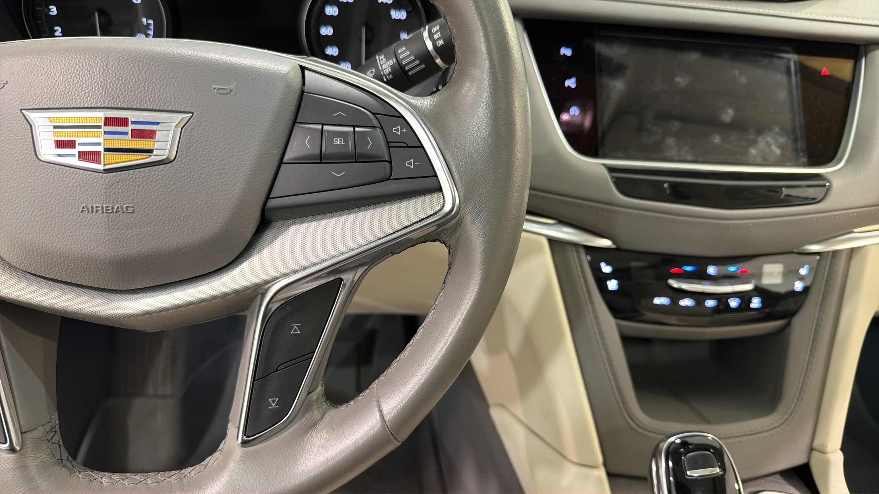 2024 Cadillac XT5 FWD Premium Luxury