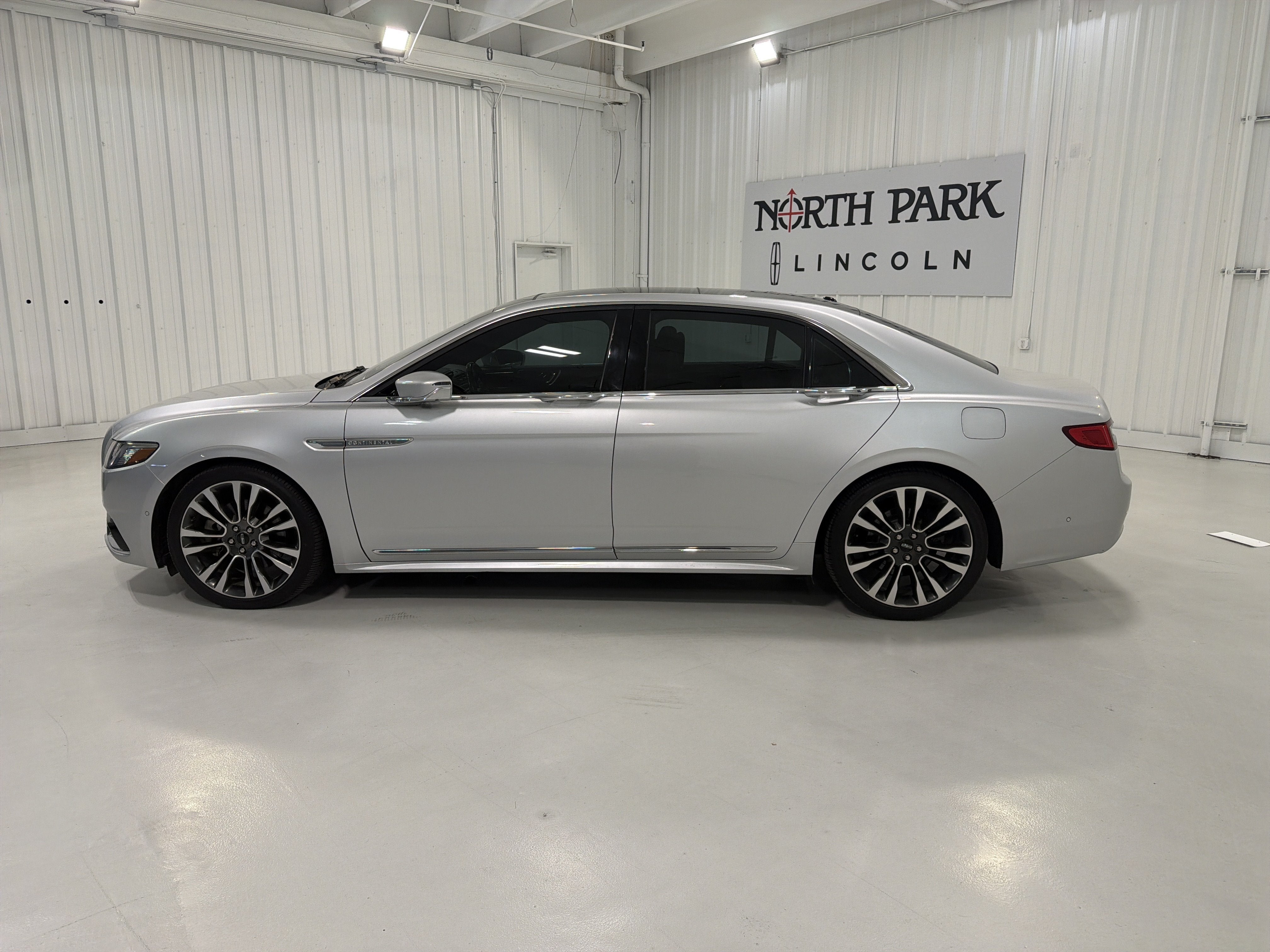 2017 Lincoln Continental Reserve