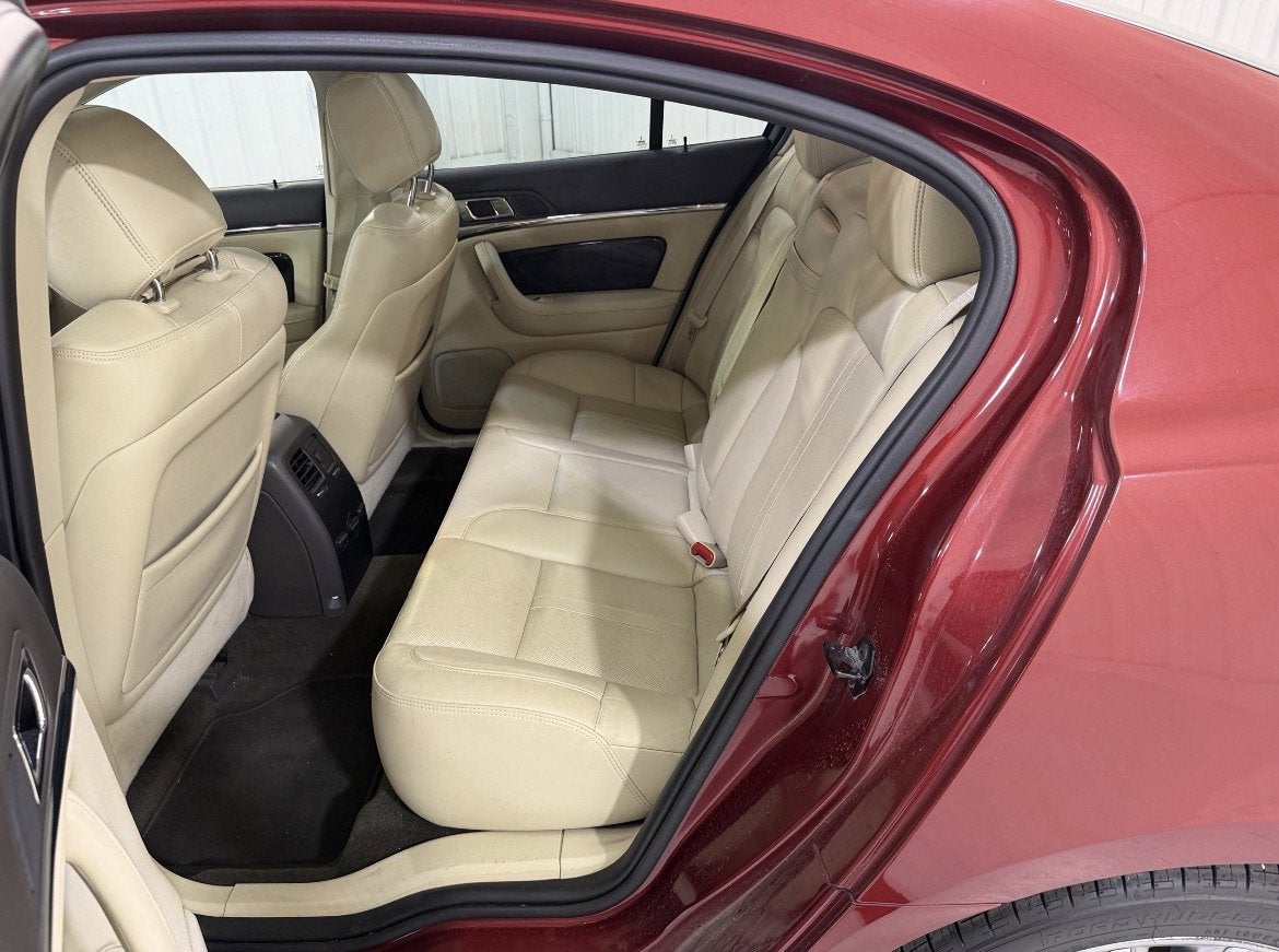 2013 Lincoln MKS Base