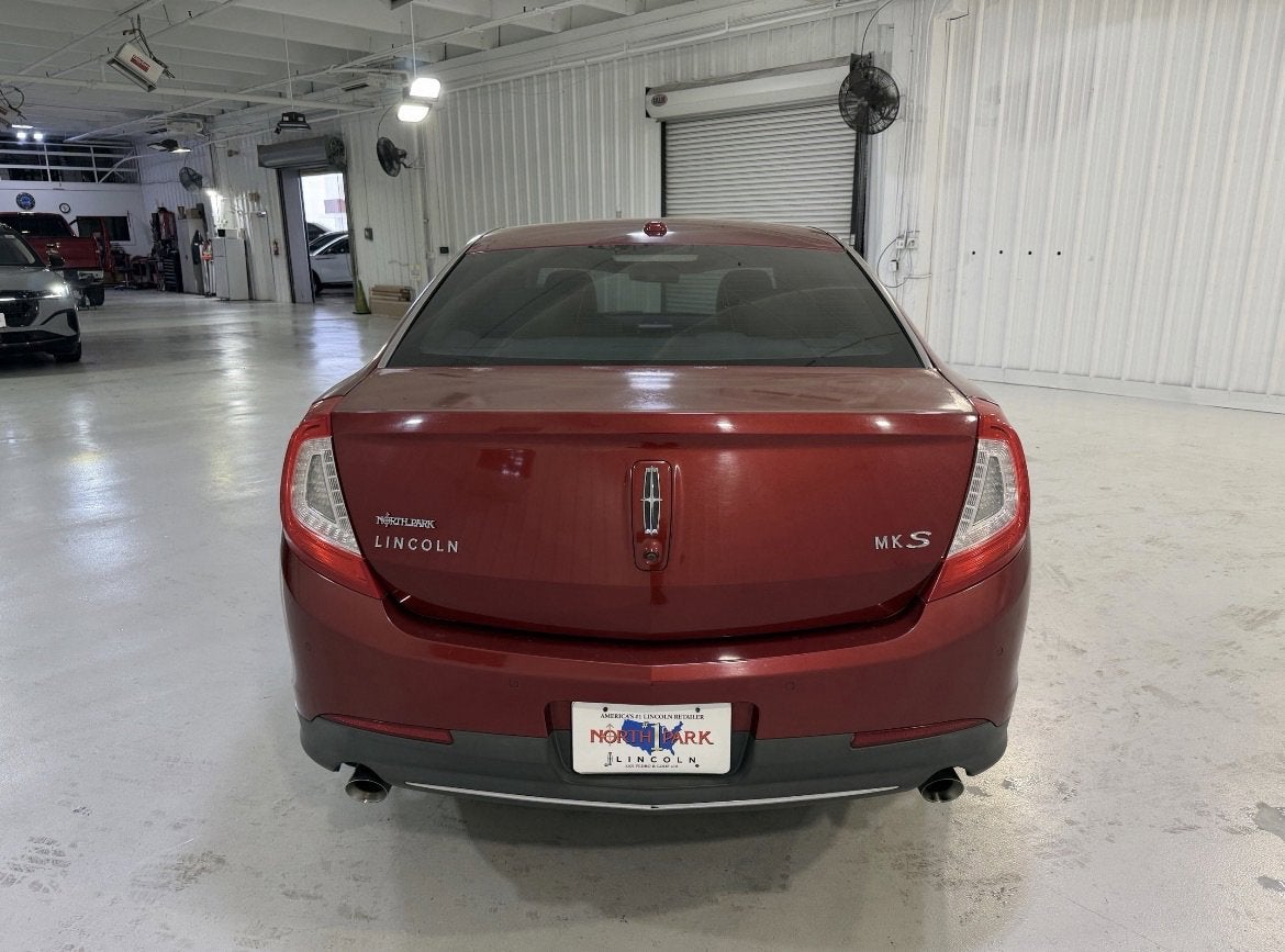 2013 Lincoln MKS Base