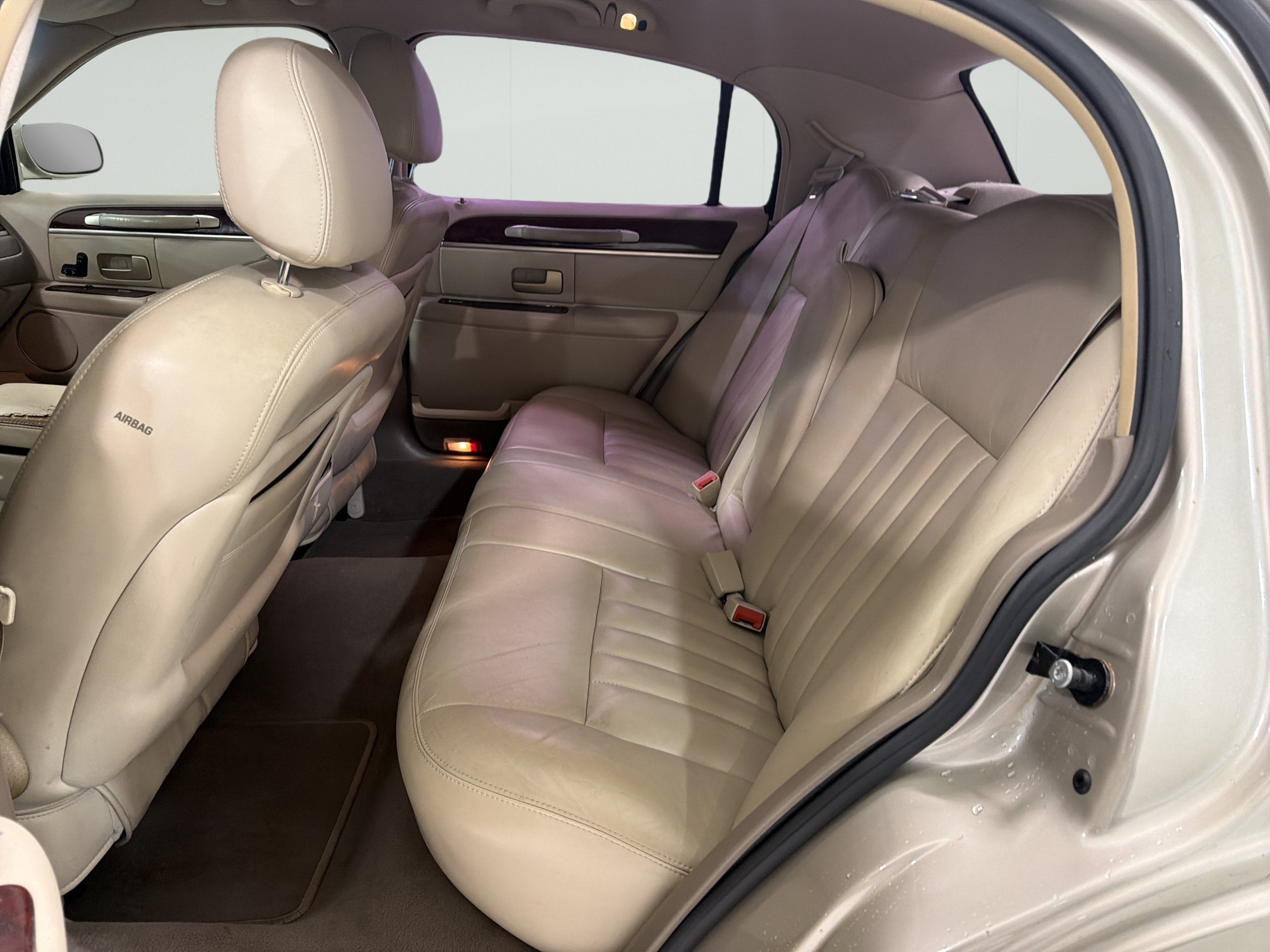 2004 Lincoln Town Car Signature