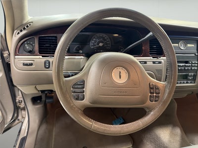 2004 Lincoln Town Car Signature