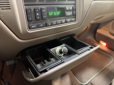 2004 Lincoln Town Car Signature