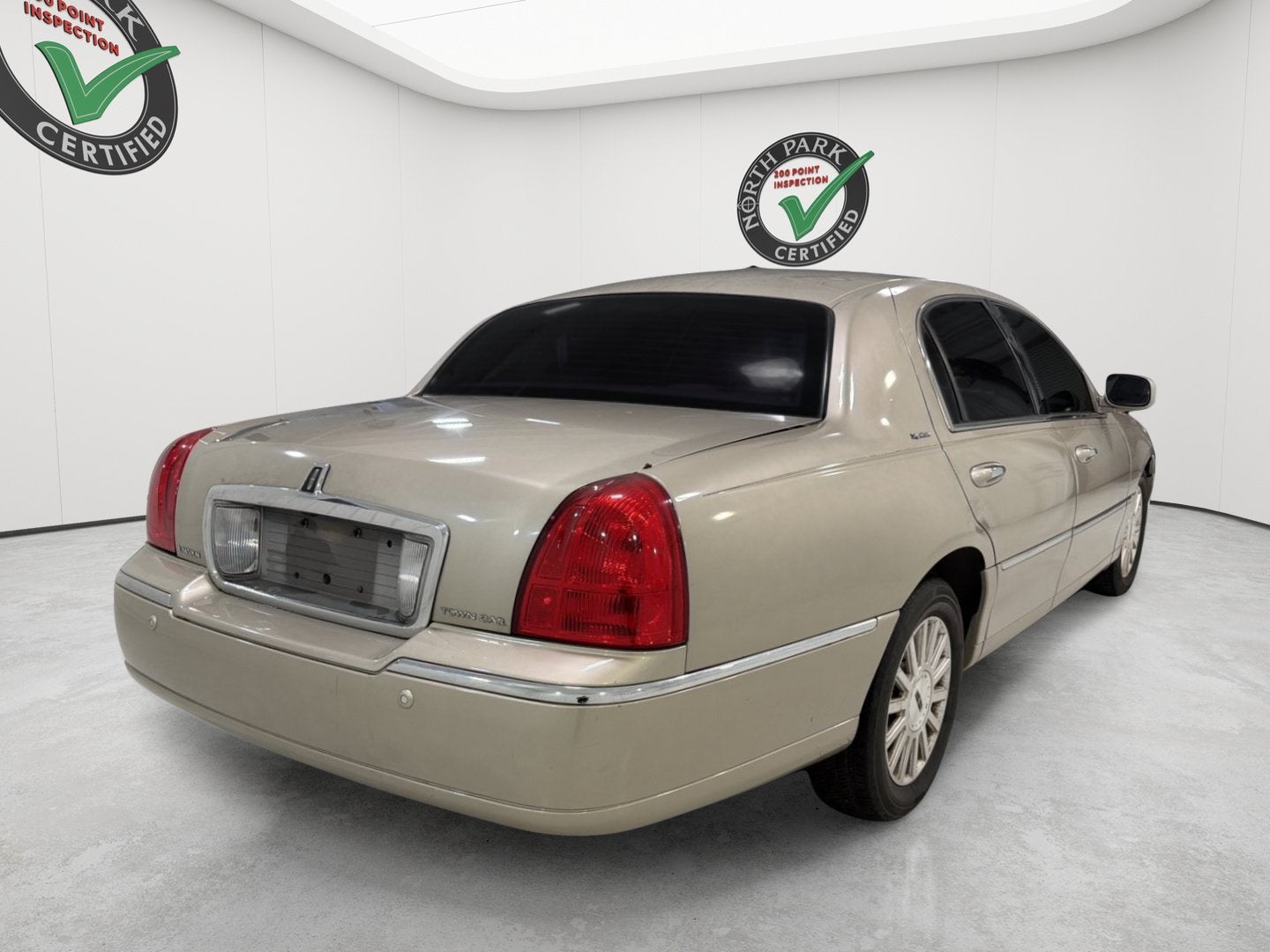 2004 Lincoln Town Car Signature