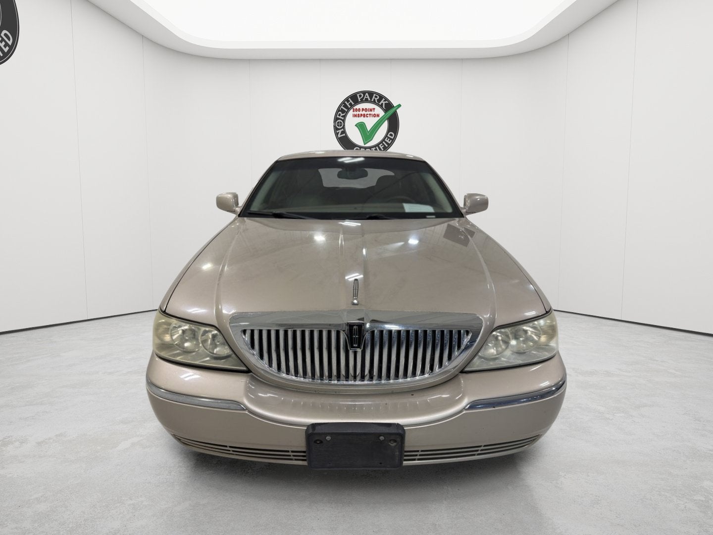 2004 Lincoln Town Car Signature